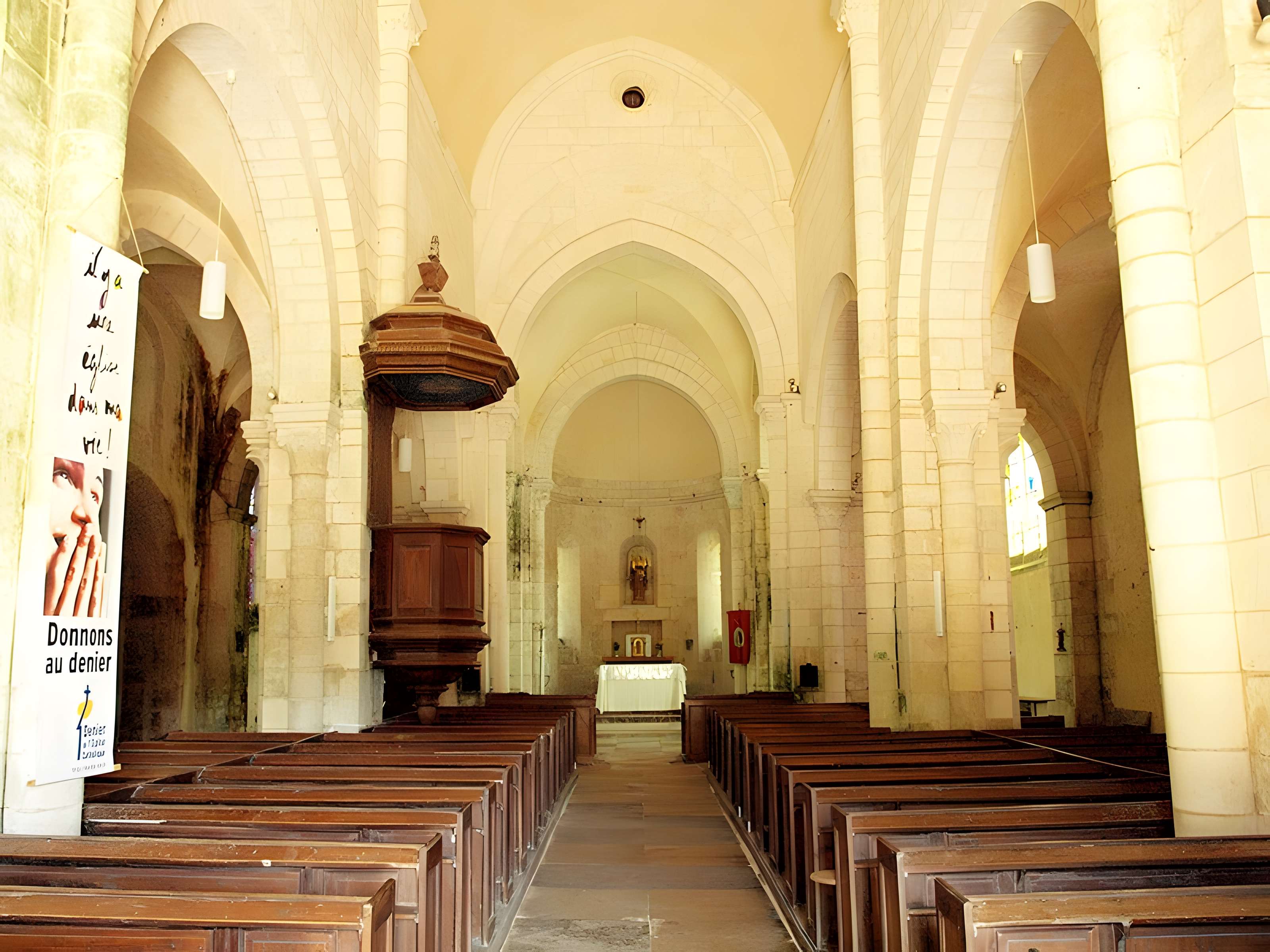 Église Saint-Romain de Druyes-les-Belles-Fontaines