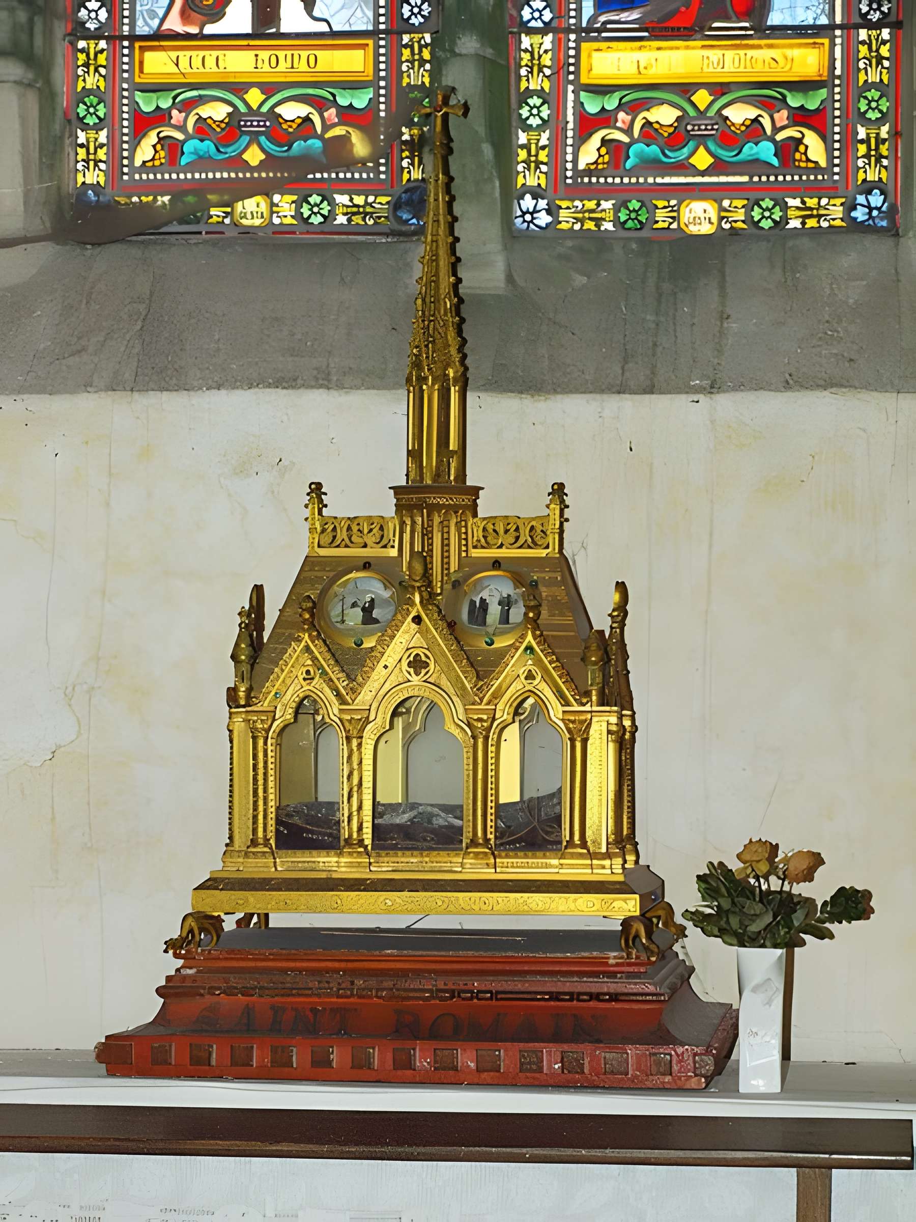 Église Saint-Romain de Druyes-les-Belles-Fontaines