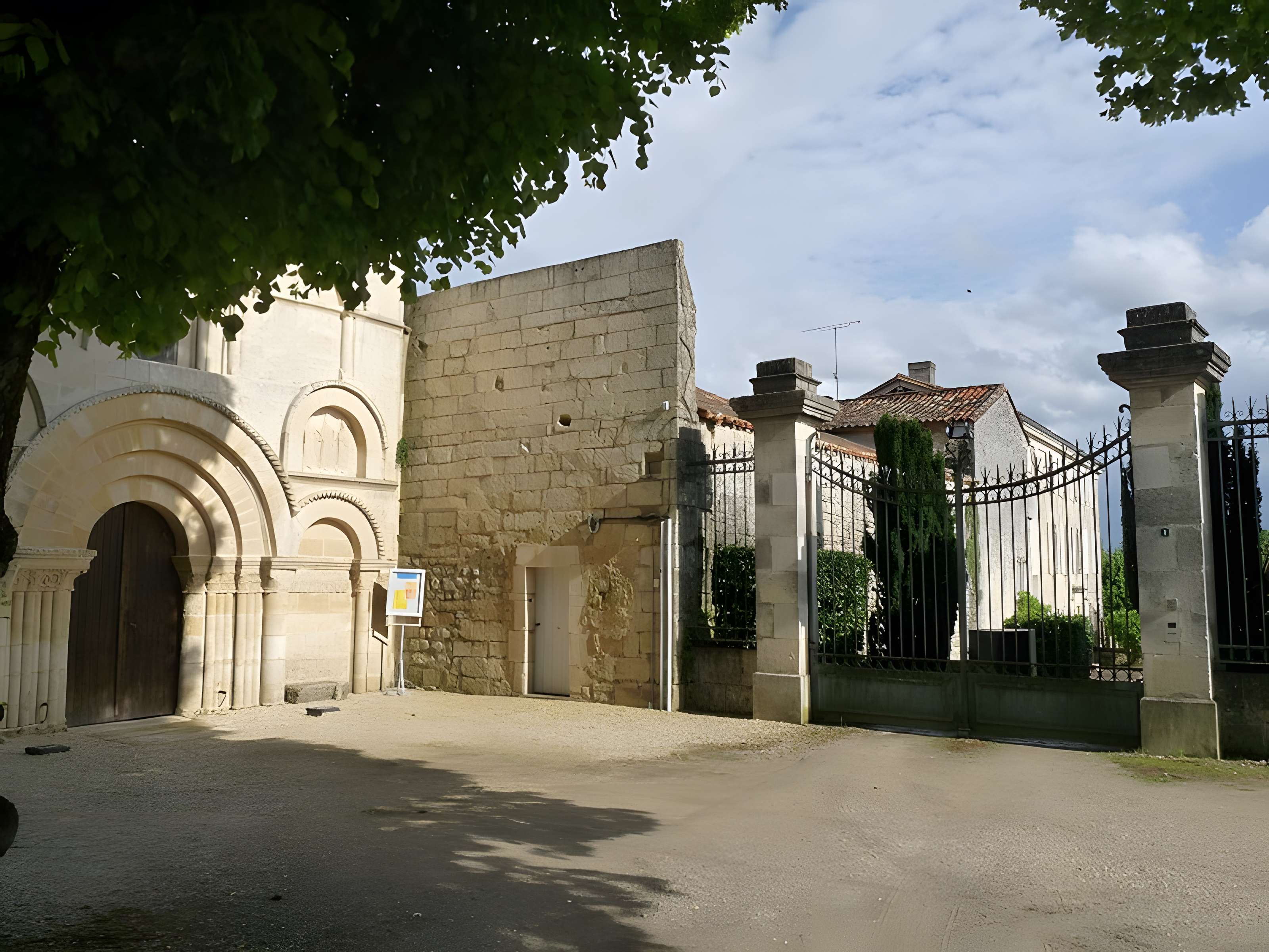 Église Saint-Saturnin de Saint-Saturnin
