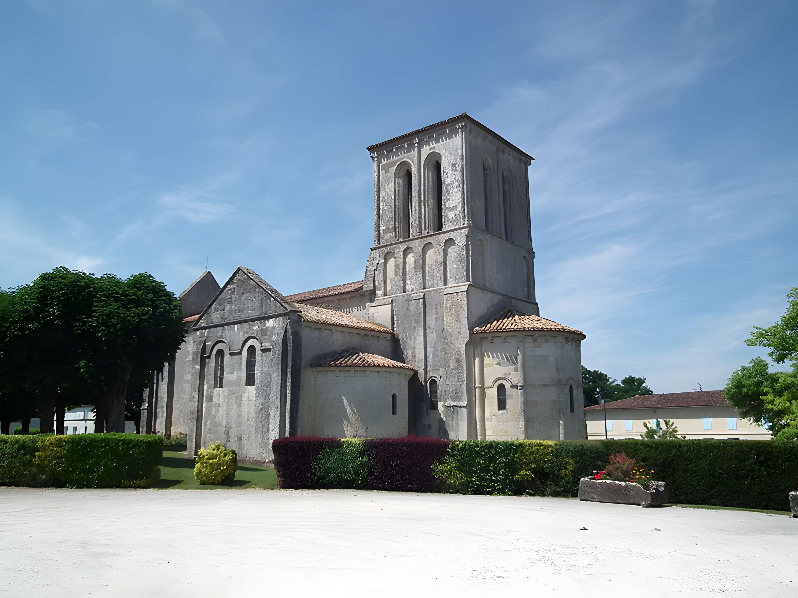 Église Saint-Saturnin de Tanzac