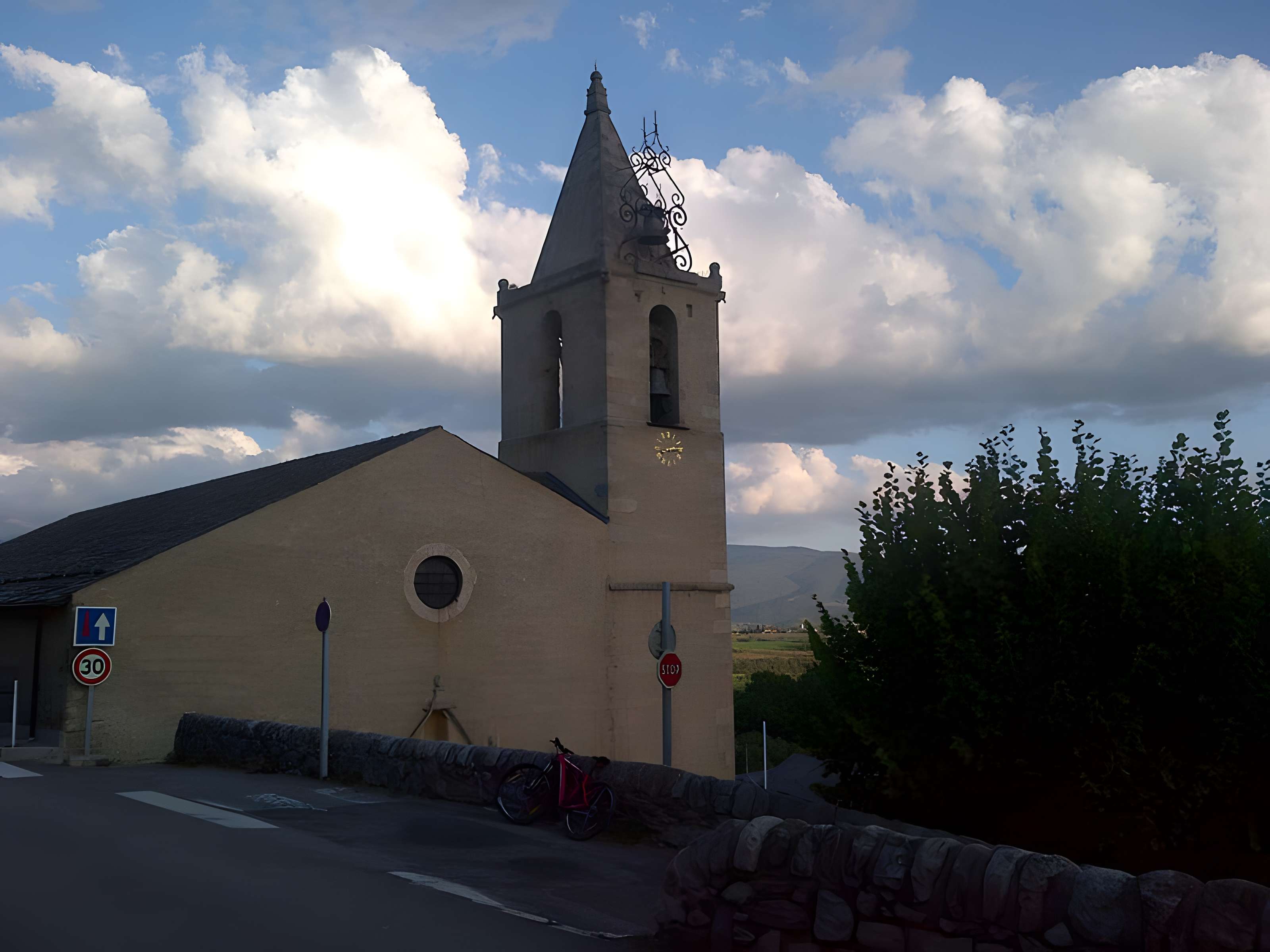 Église Saint-Saturnin d'Enveitg