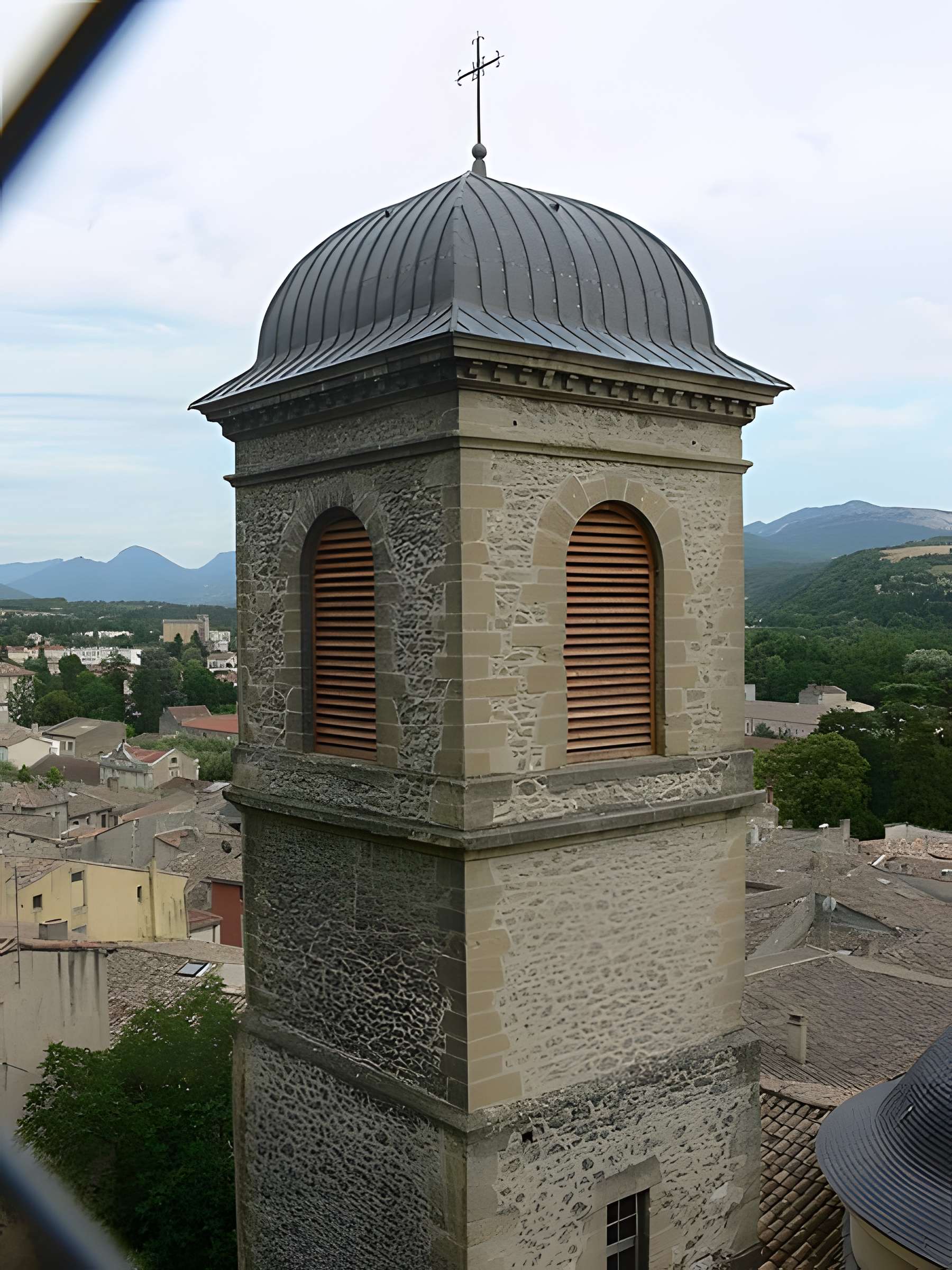 Église Saint-Sauveur de Crest