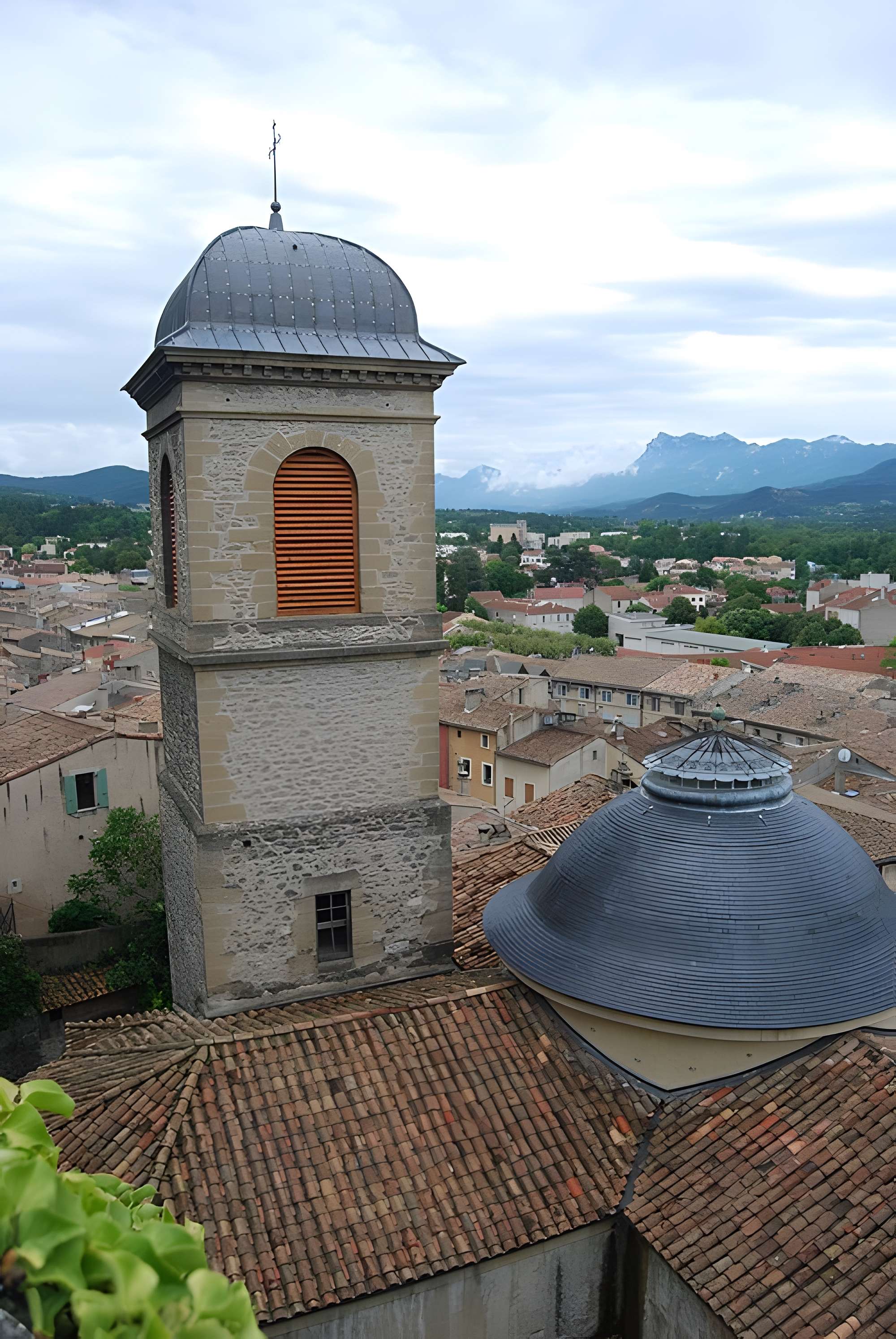 Église Saint-Sauveur de Crest