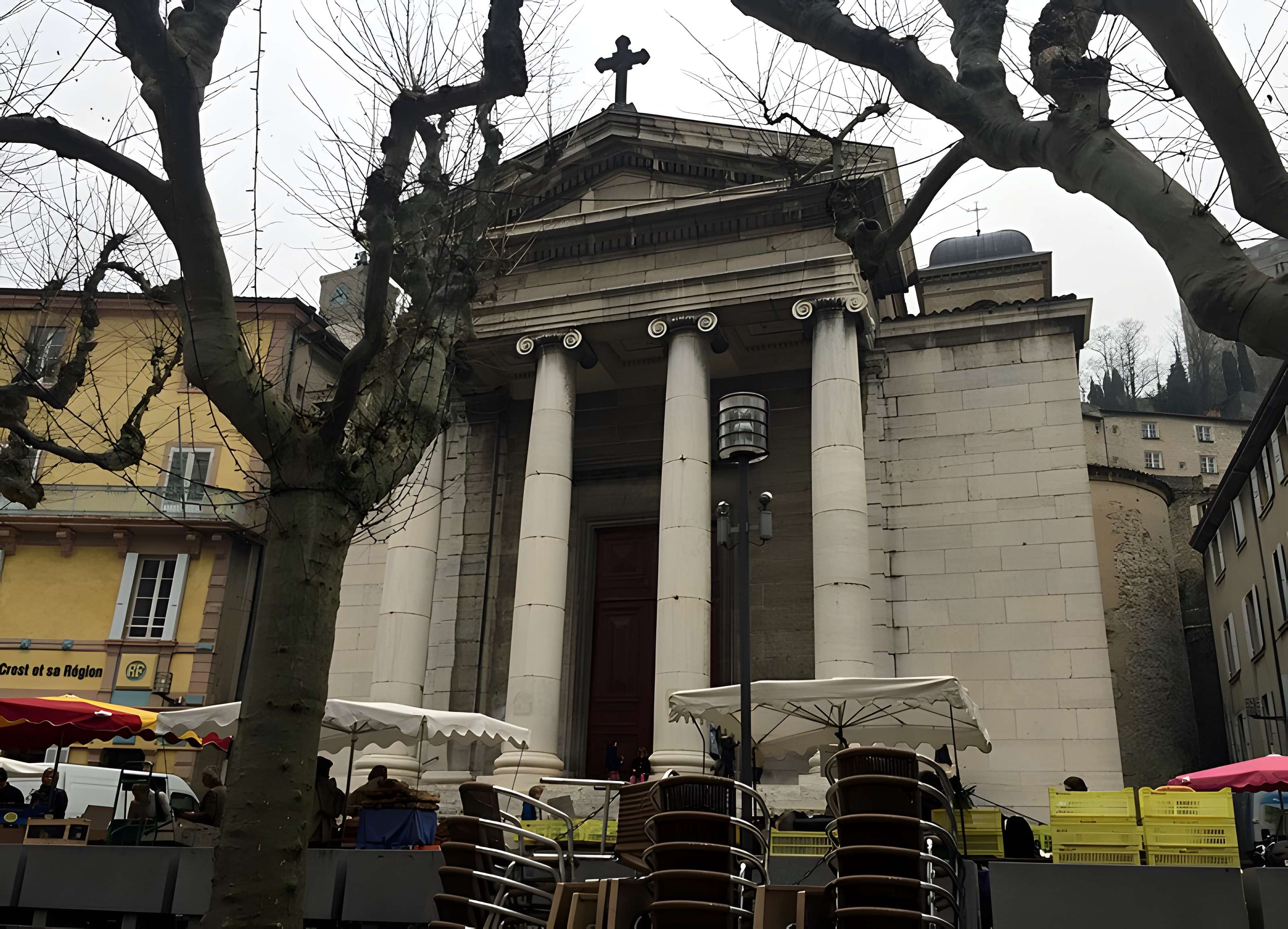 Église Saint-Sauveur de Crest