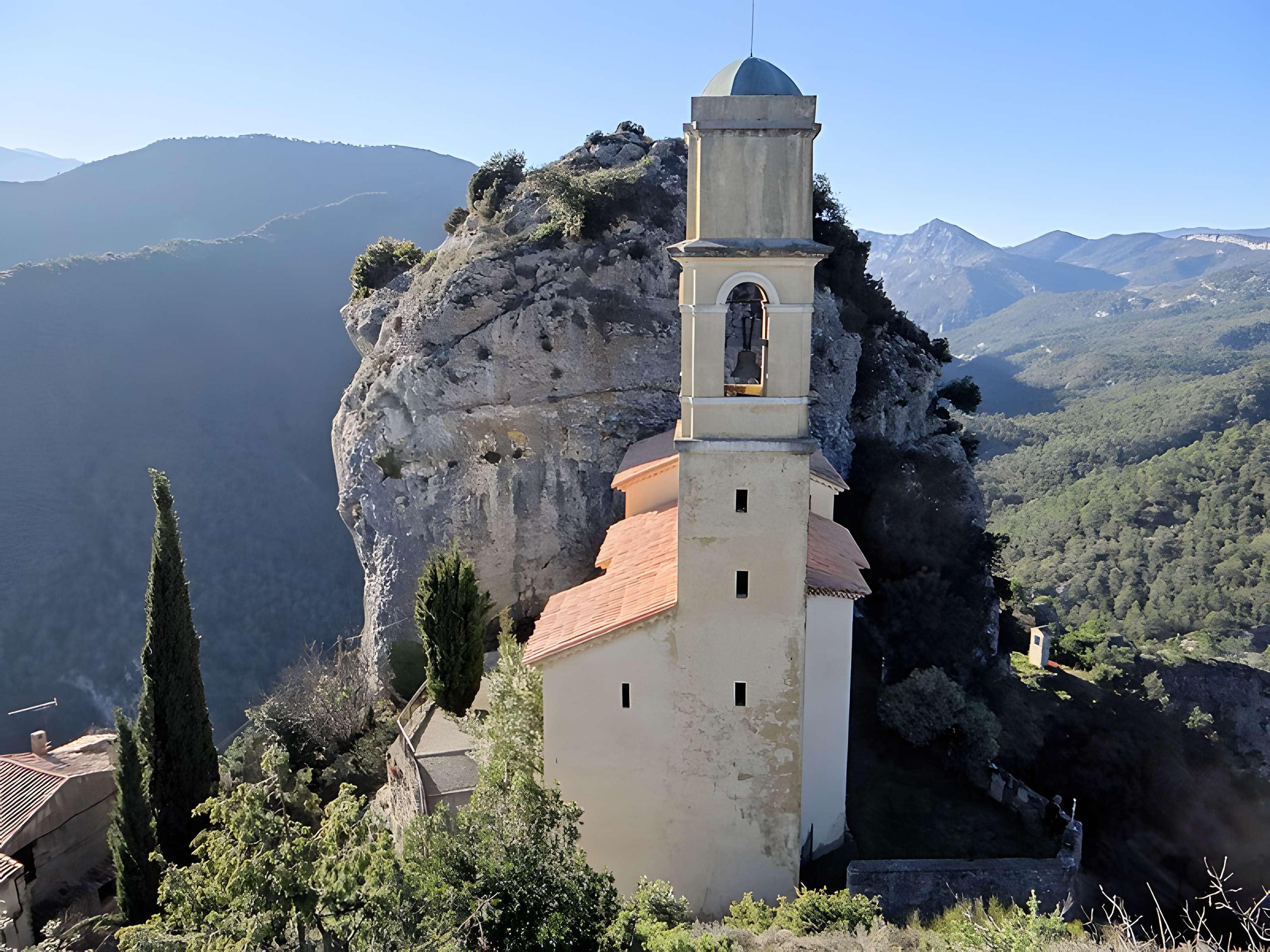 Église Saint-Sébastien-Saint-Martin de Pierrefeu