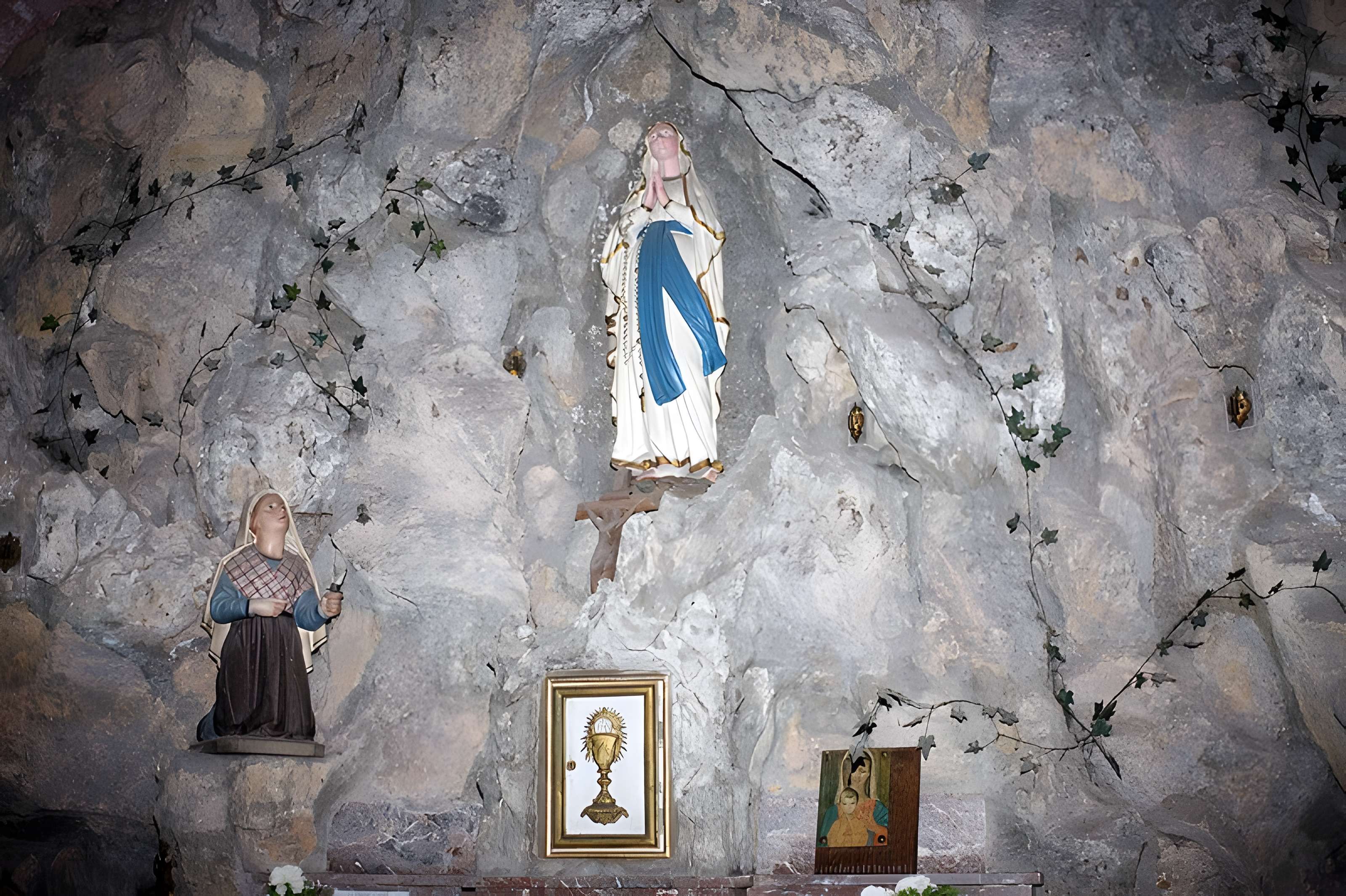 Église Saint-Ursmar d'Eppe-Sauvage