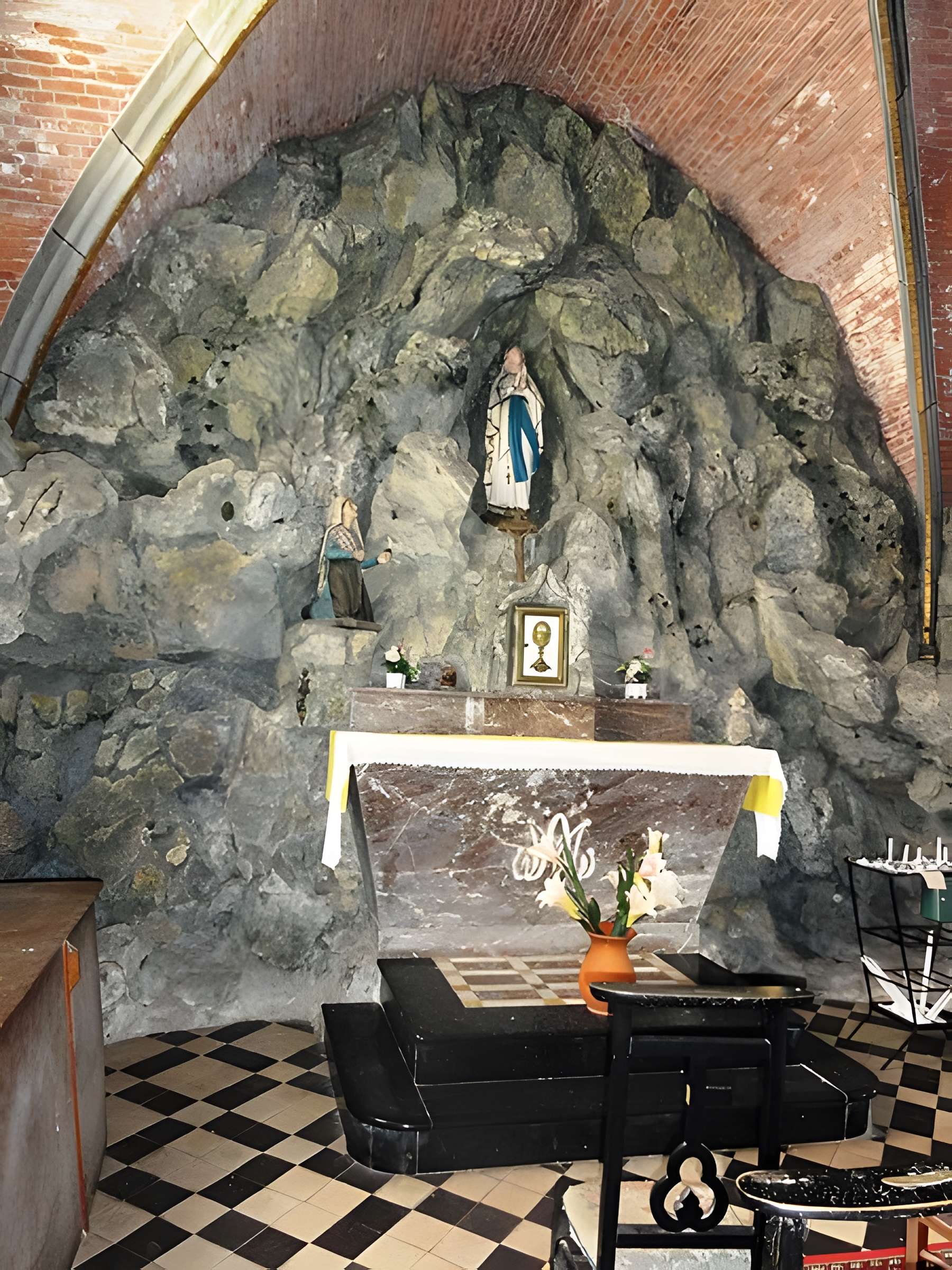 Église Saint-Ursmar d'Eppe-Sauvage