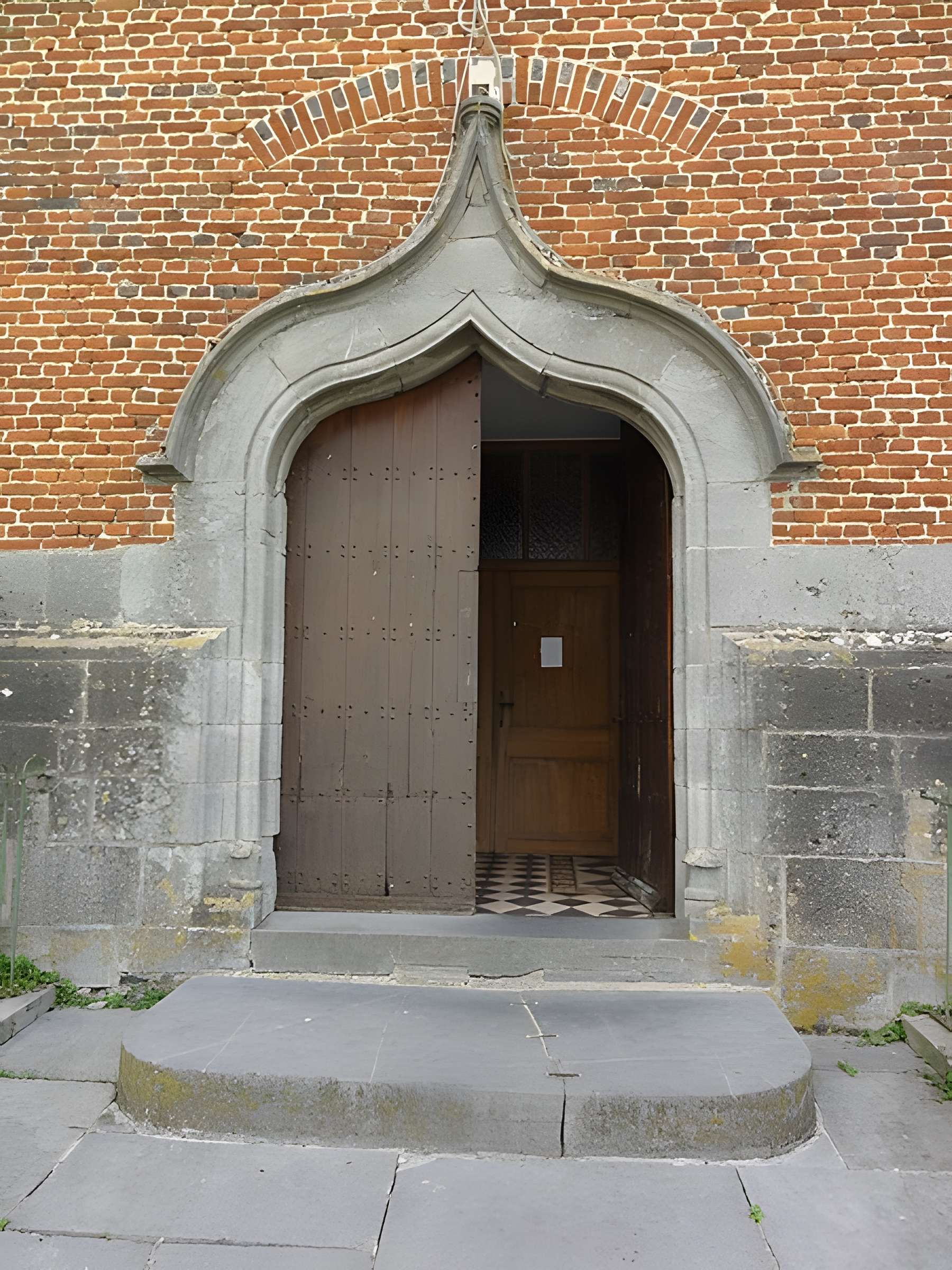 Église Saint-Ursmar d'Eppe-Sauvage