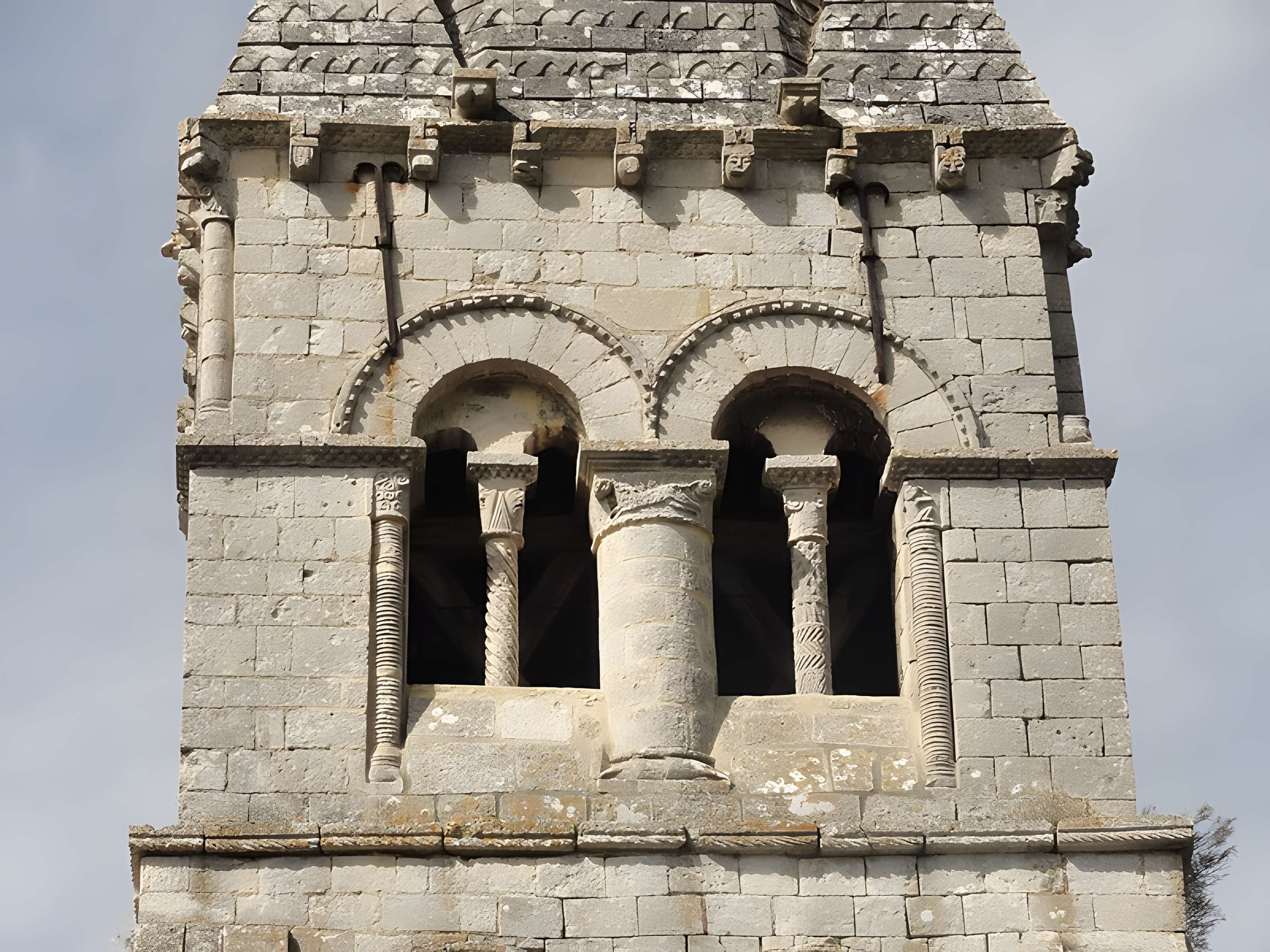 Église Saint-Vaast de Saint-Vaast-de-Longmont
