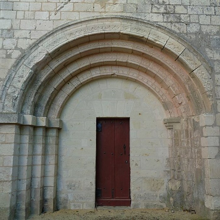 Photo de Église Saint-Vincent de Vernoil-le-Fourrier