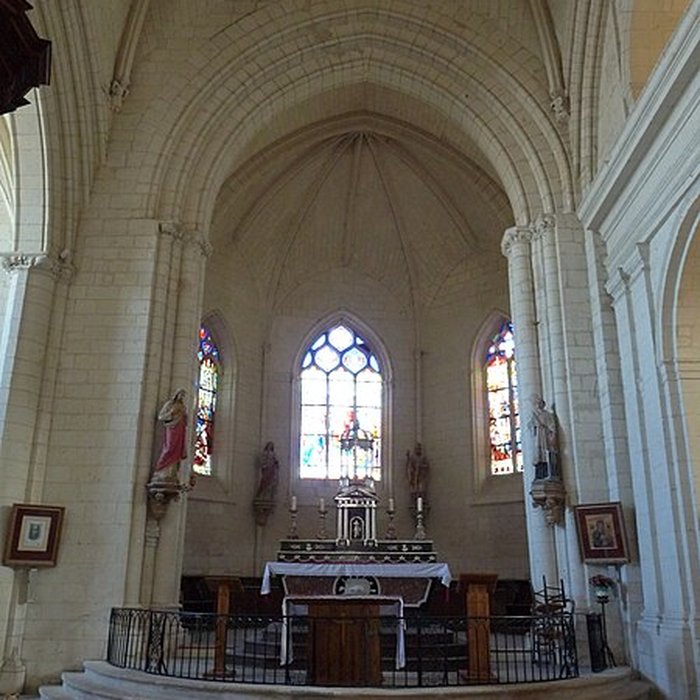 Photo de Église Saint-Vincent de Vernoil-le-Fourrier