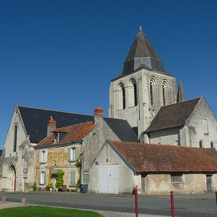 Photo de Église Saint-Vincent de Vernoil-le-Fourrier