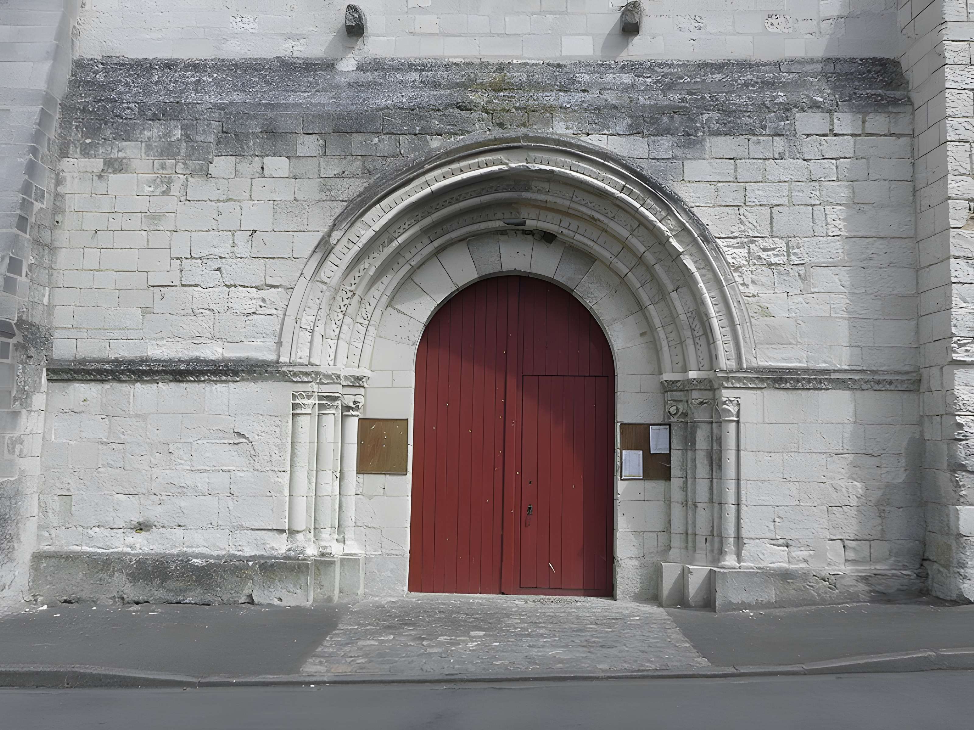 Église Saint-Vincent de Vernoil-le-Fourrier