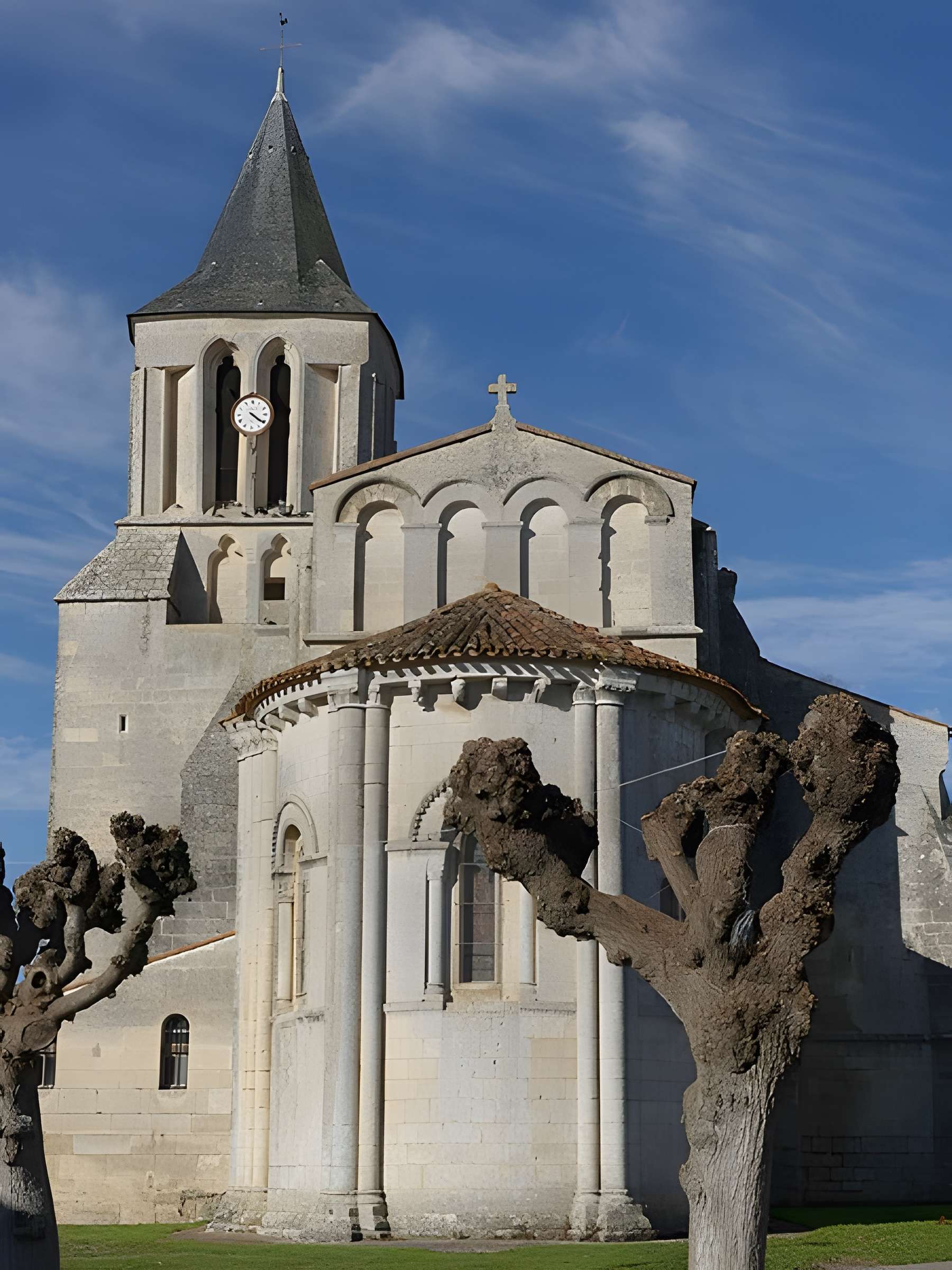 Église Saint-Vivien de Bords