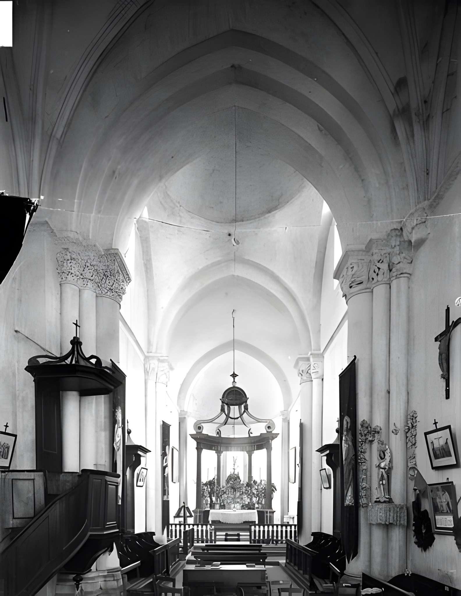 Église Saint-Vivien de Bords