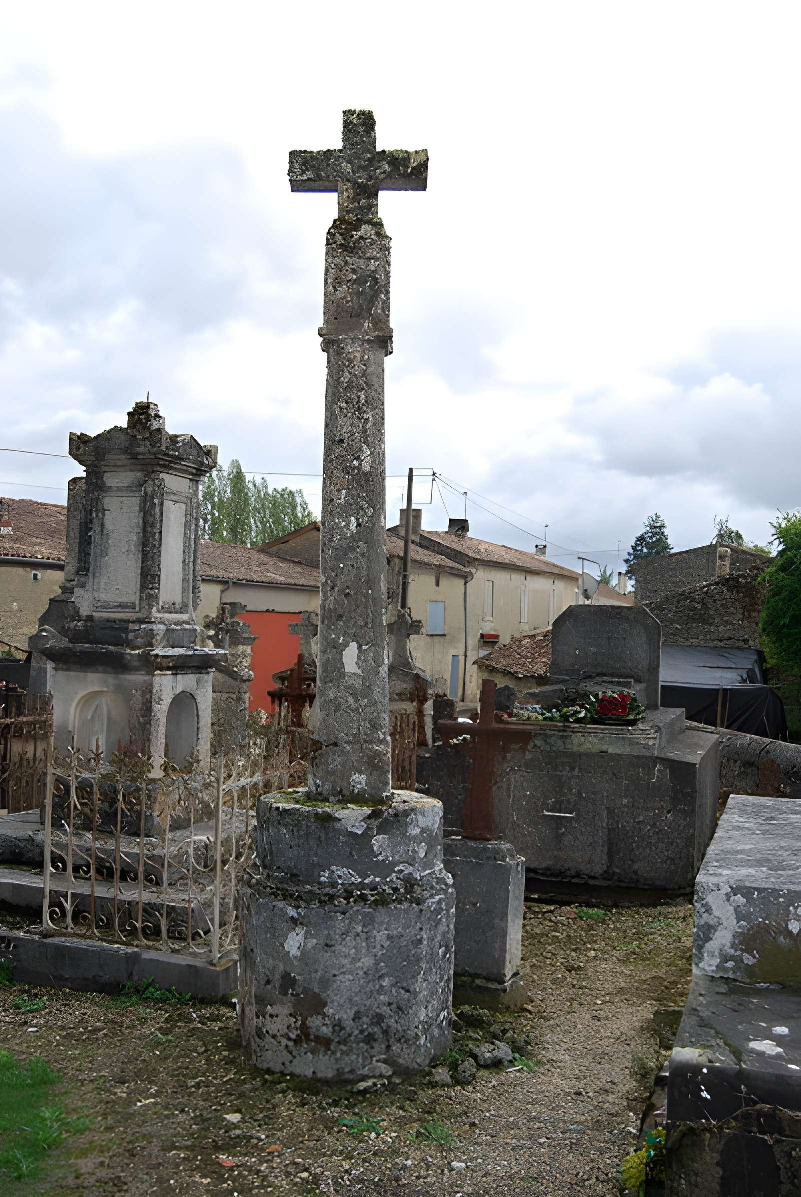 Église Saint-Vivien de Romagne