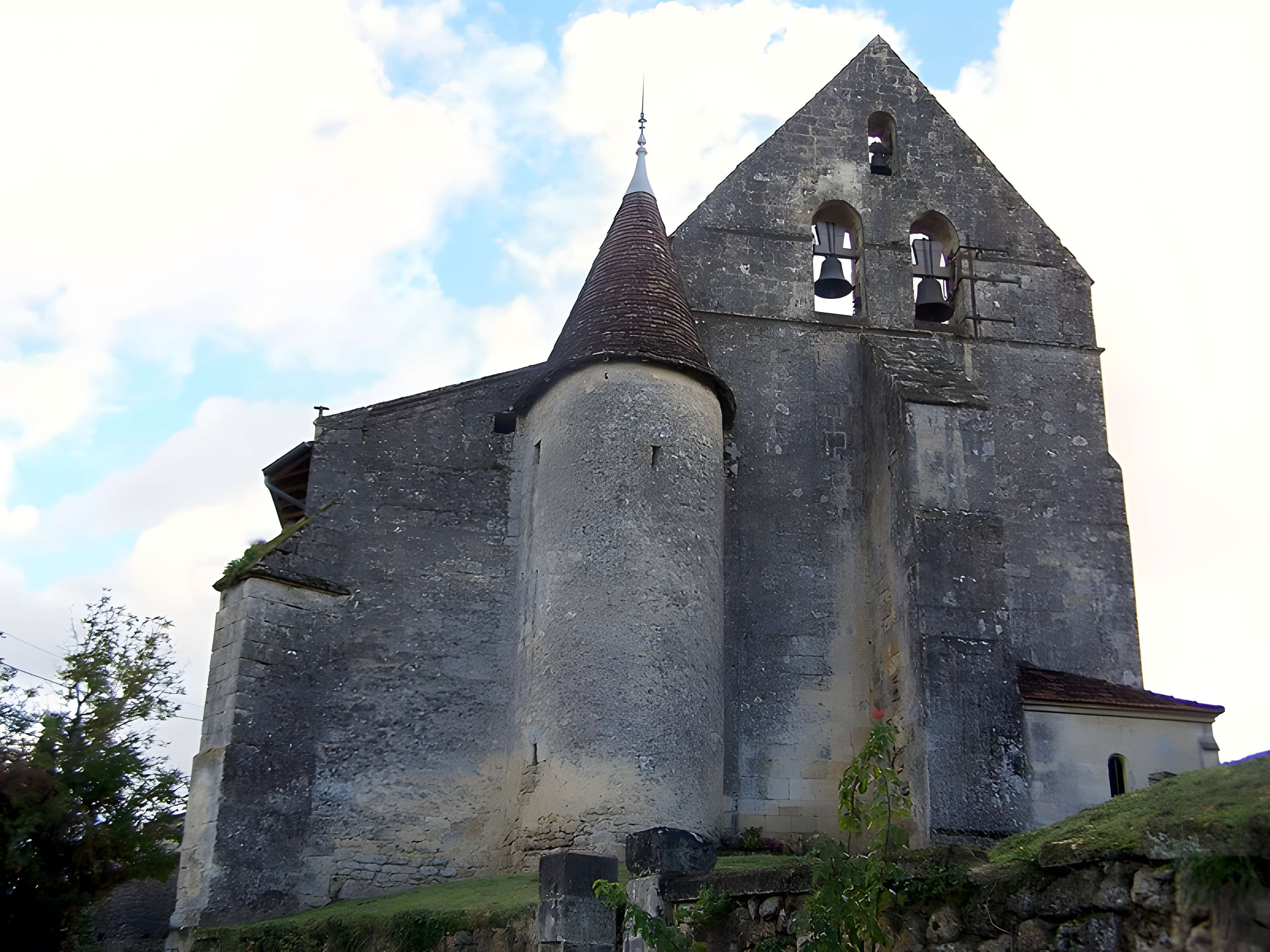 Église Saint-Vivien de Romagne