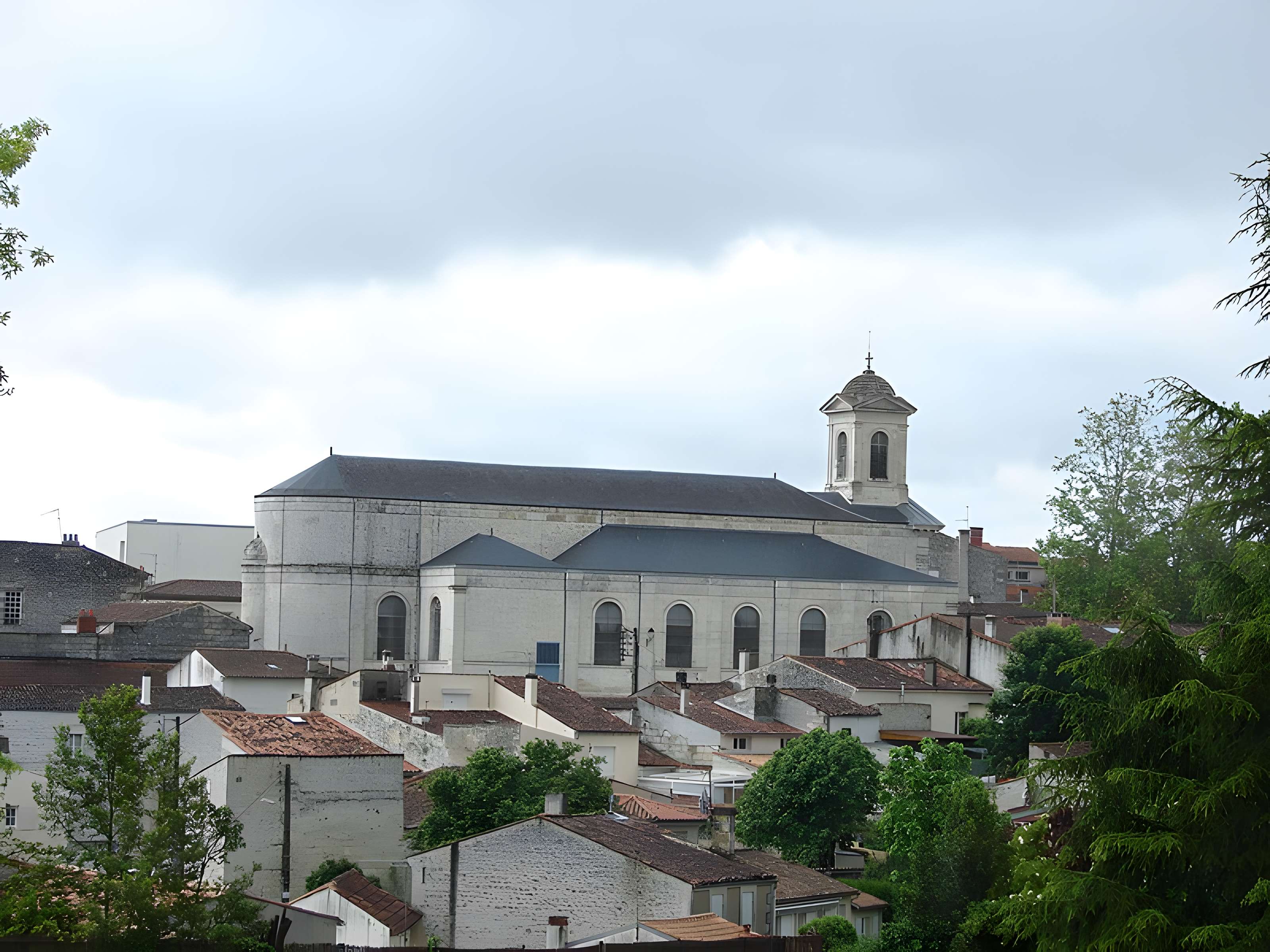 Église Saint-Vivien de Saintes