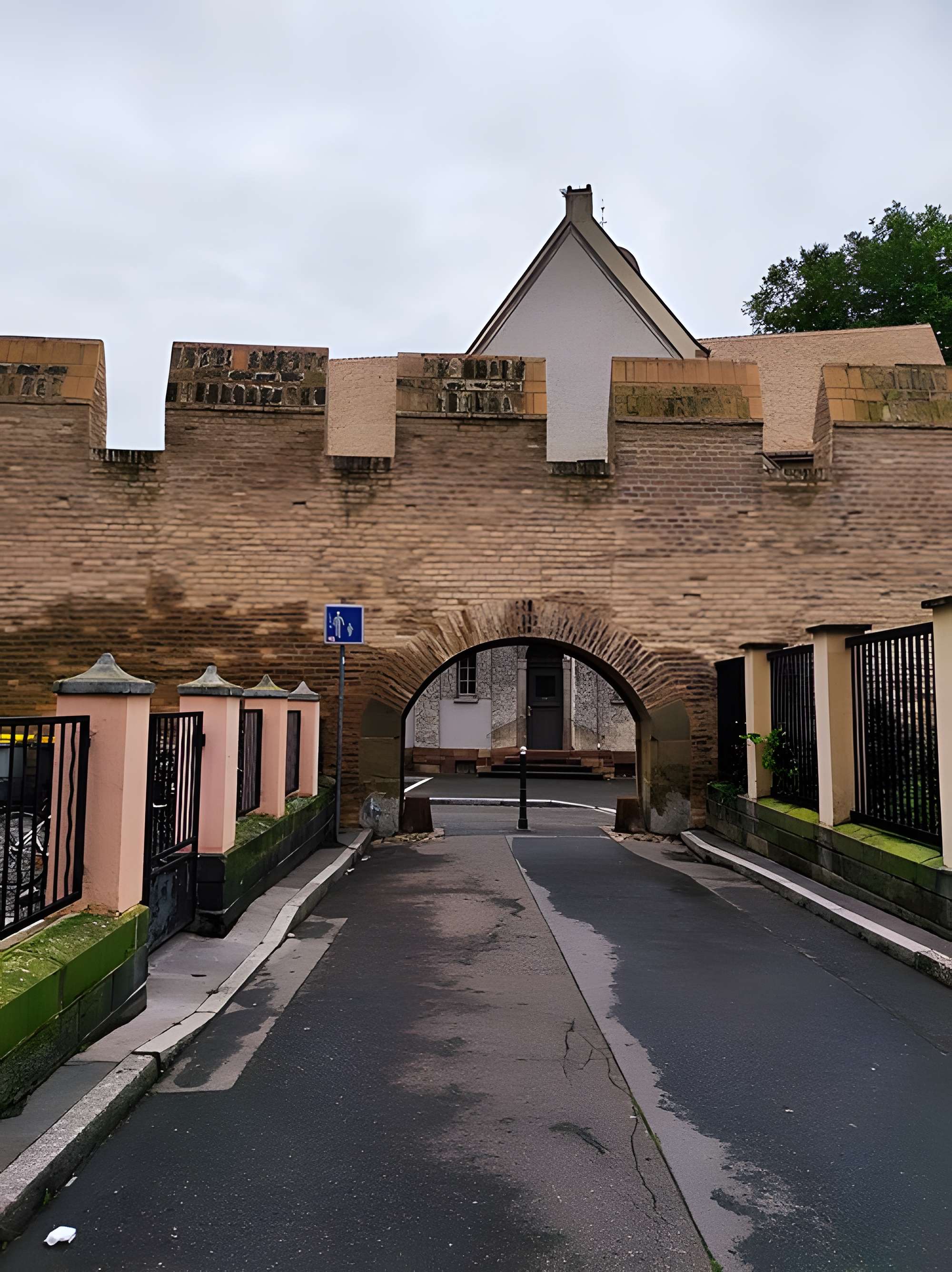 Enceinte du Moyen âge de Strasbourg