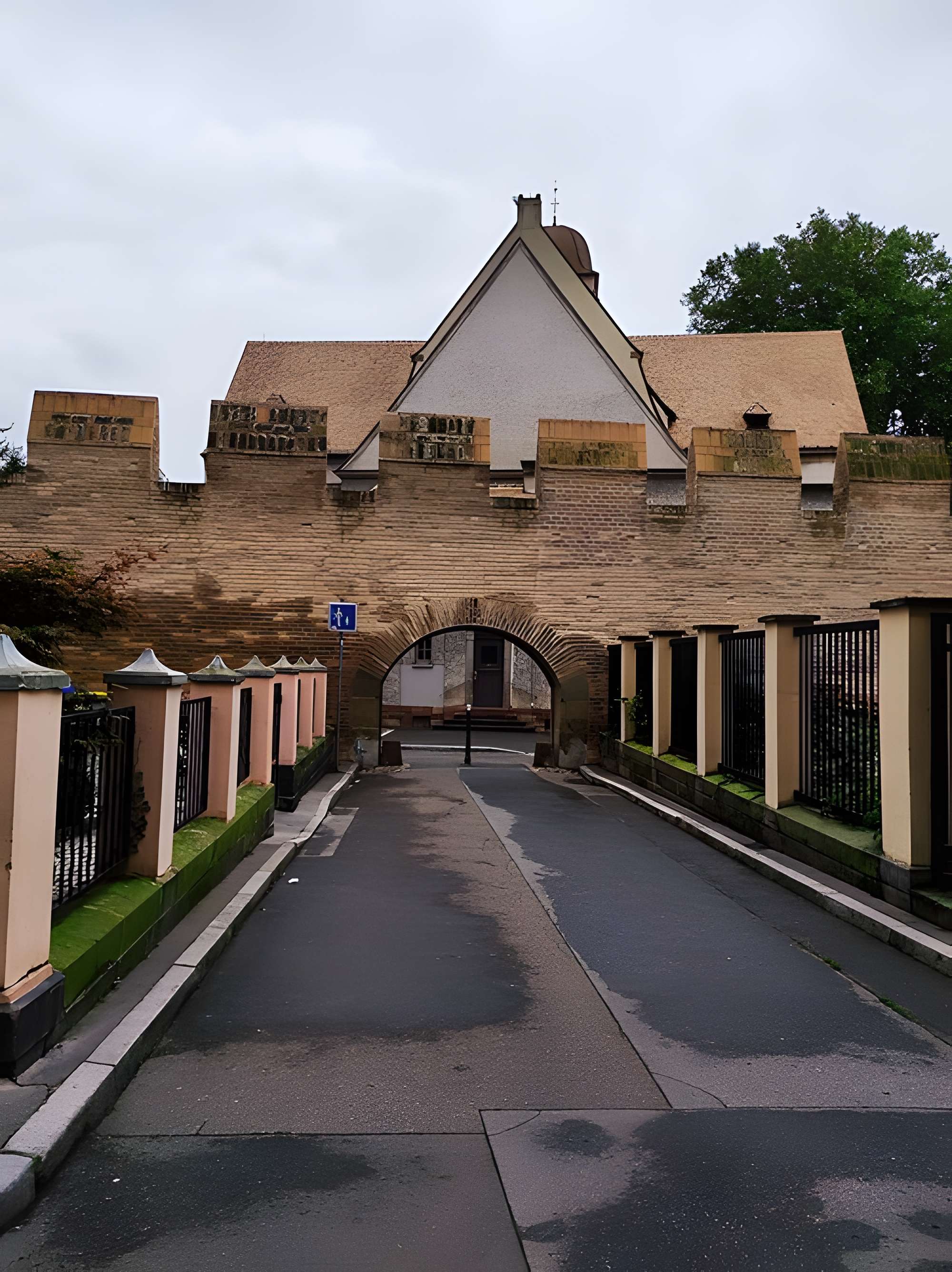 Enceinte du Moyen âge de Strasbourg