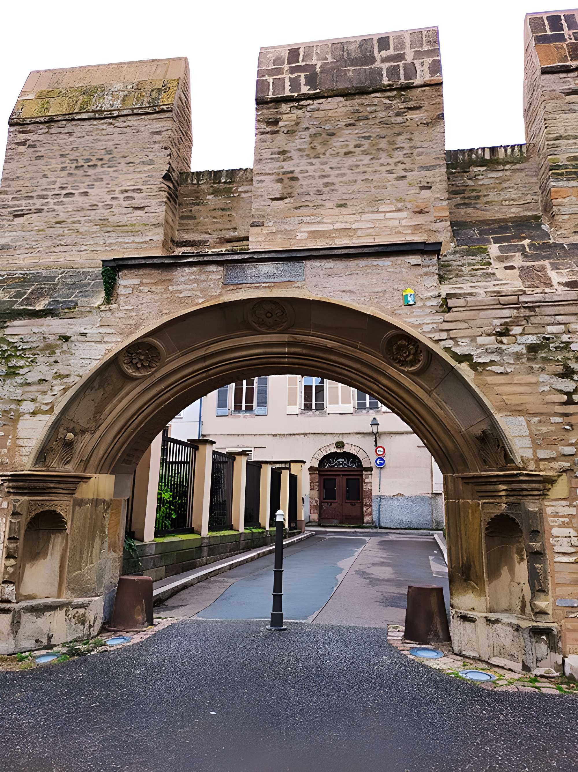 Enceinte du Moyen âge de Strasbourg