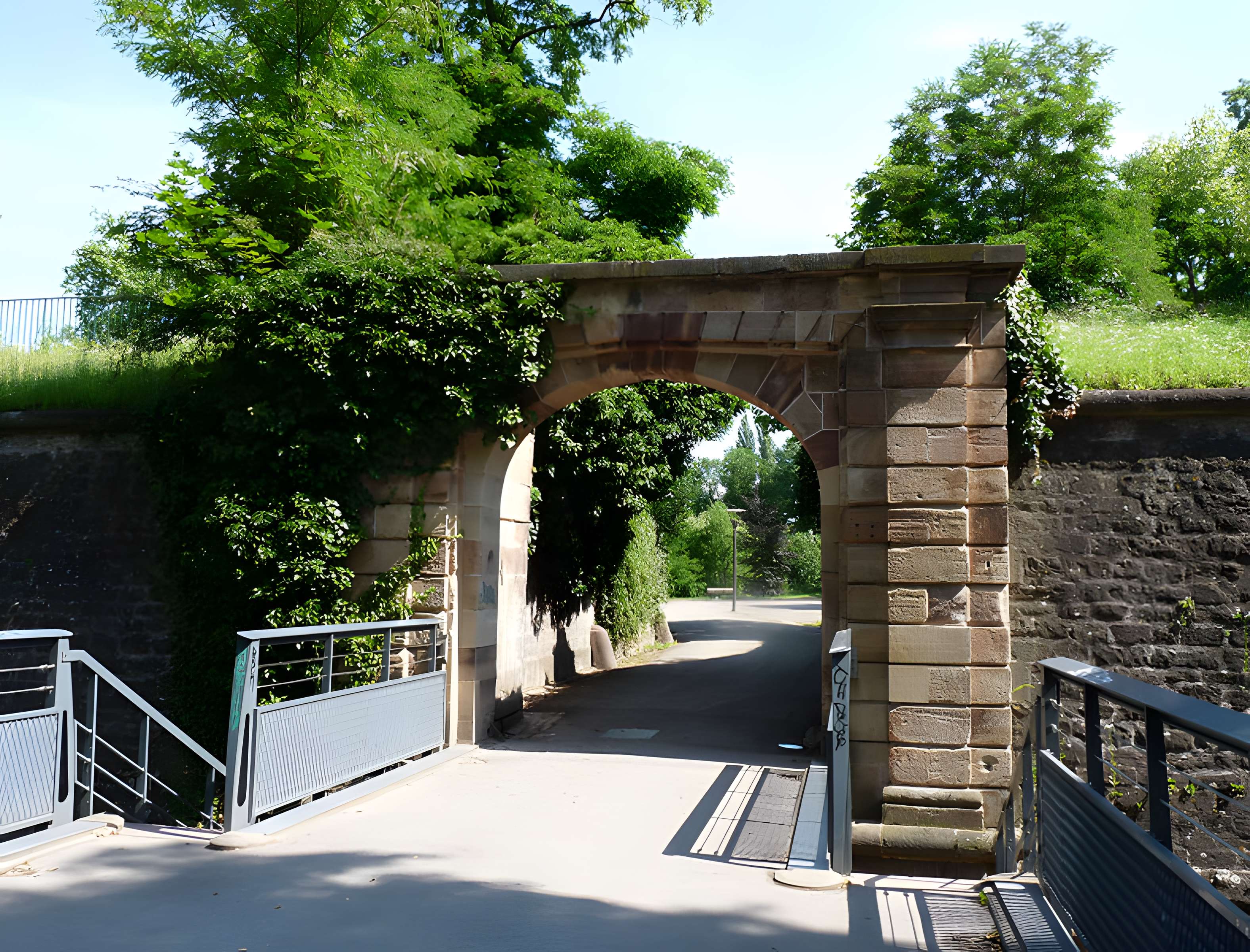 Enceinte médiévale de Strasbourg