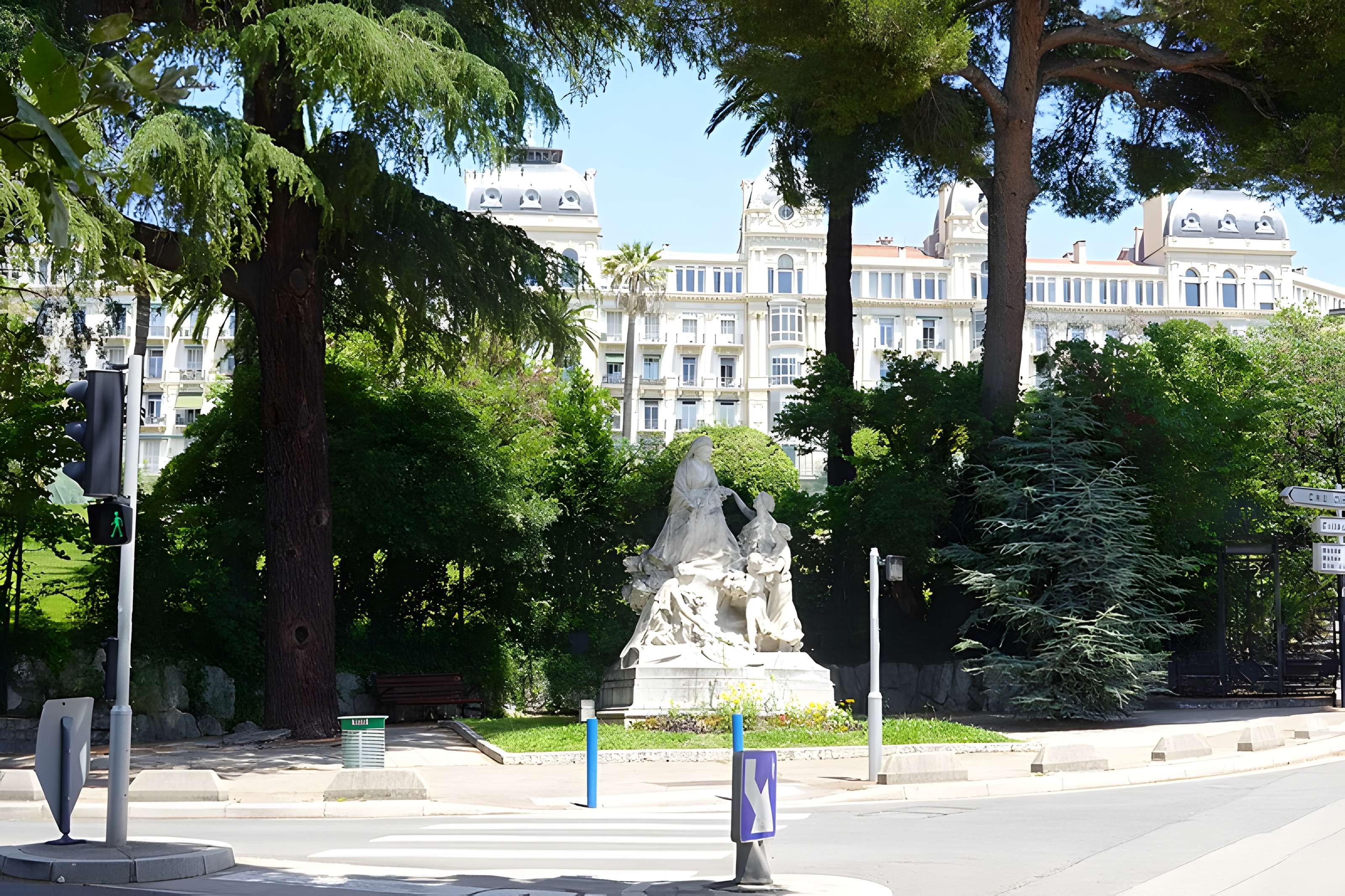 Regina, anciennement Excelsior Hôtel Regina