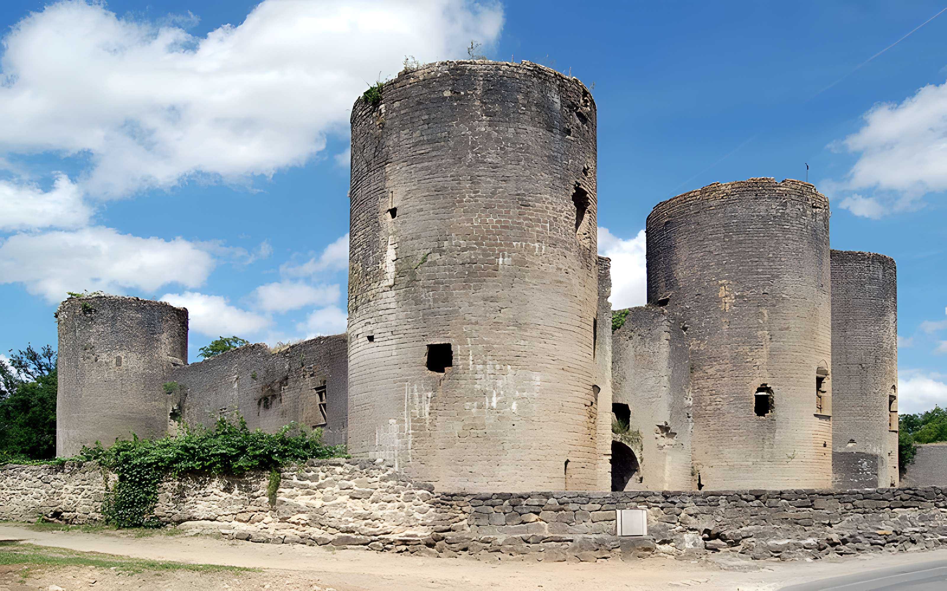 Château de Villandraut