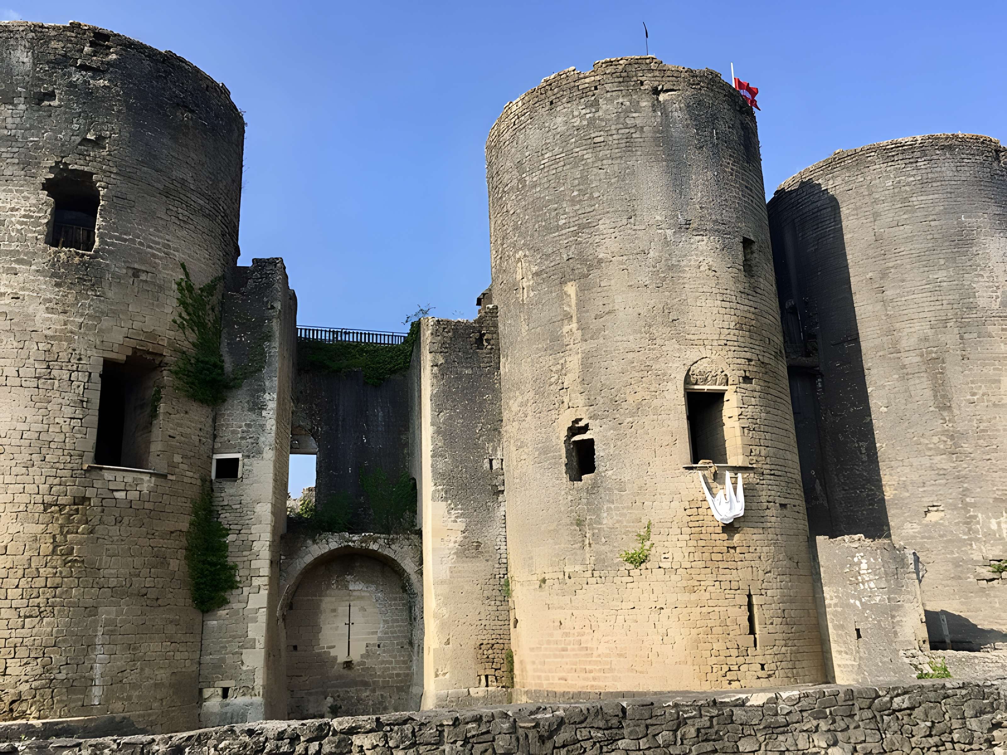 Château de Villandraut