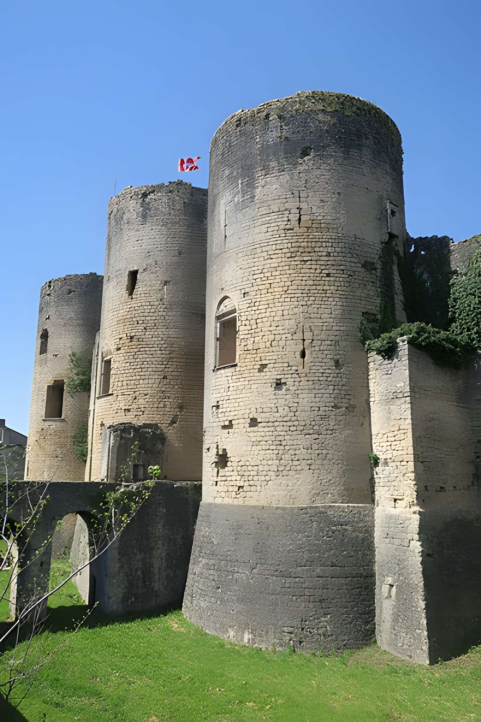 Château de Villandraut