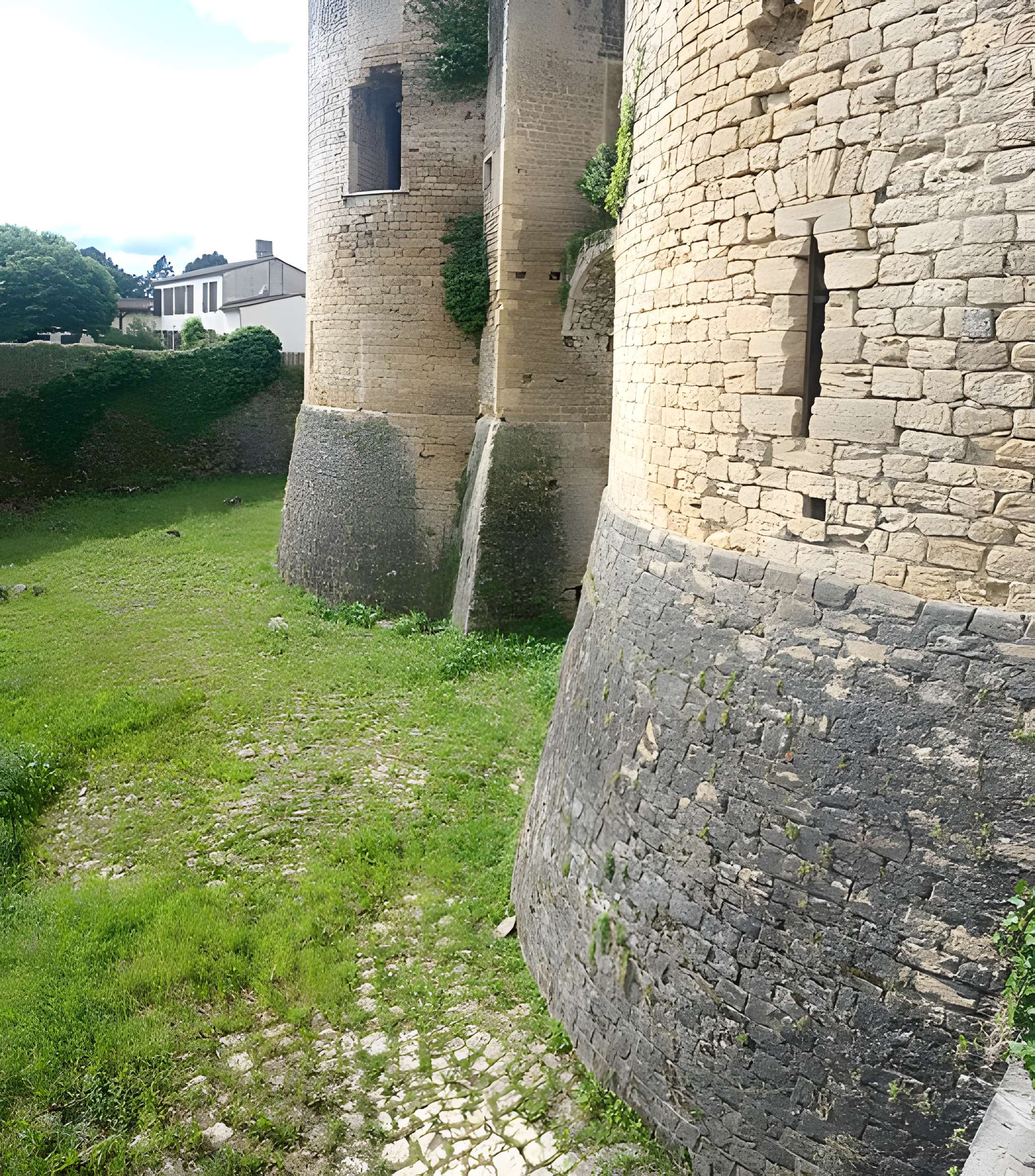 Château de Villandraut