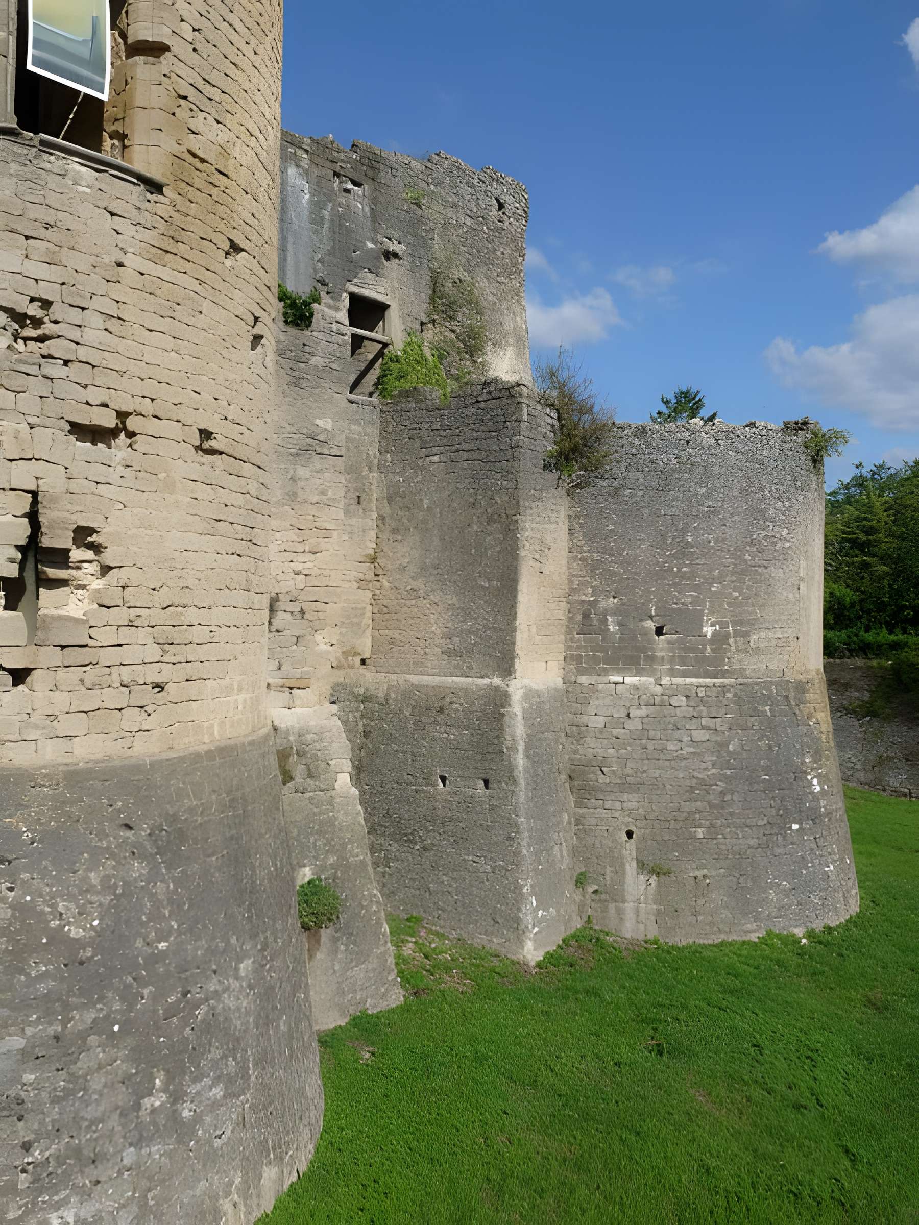 Château de Villandraut