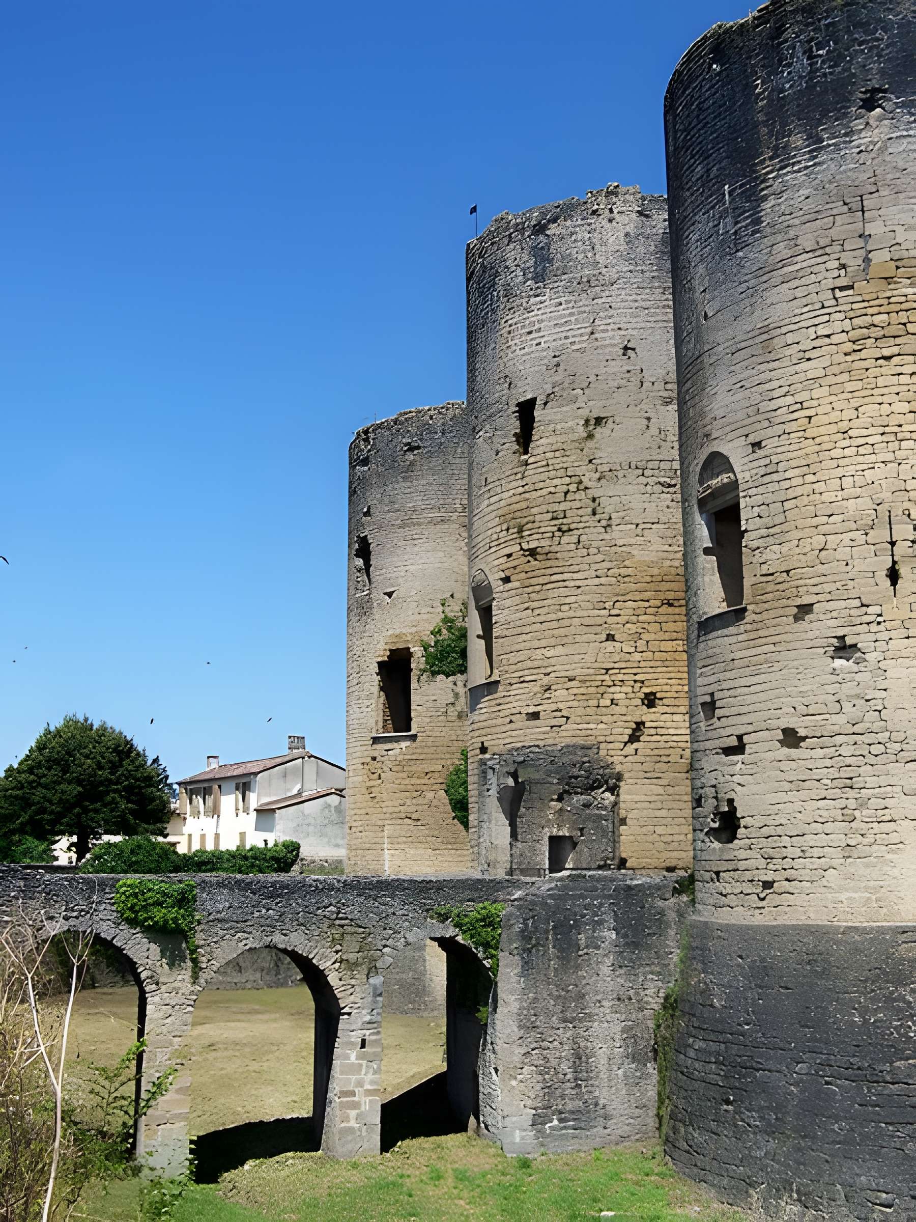 Château de Villandraut
