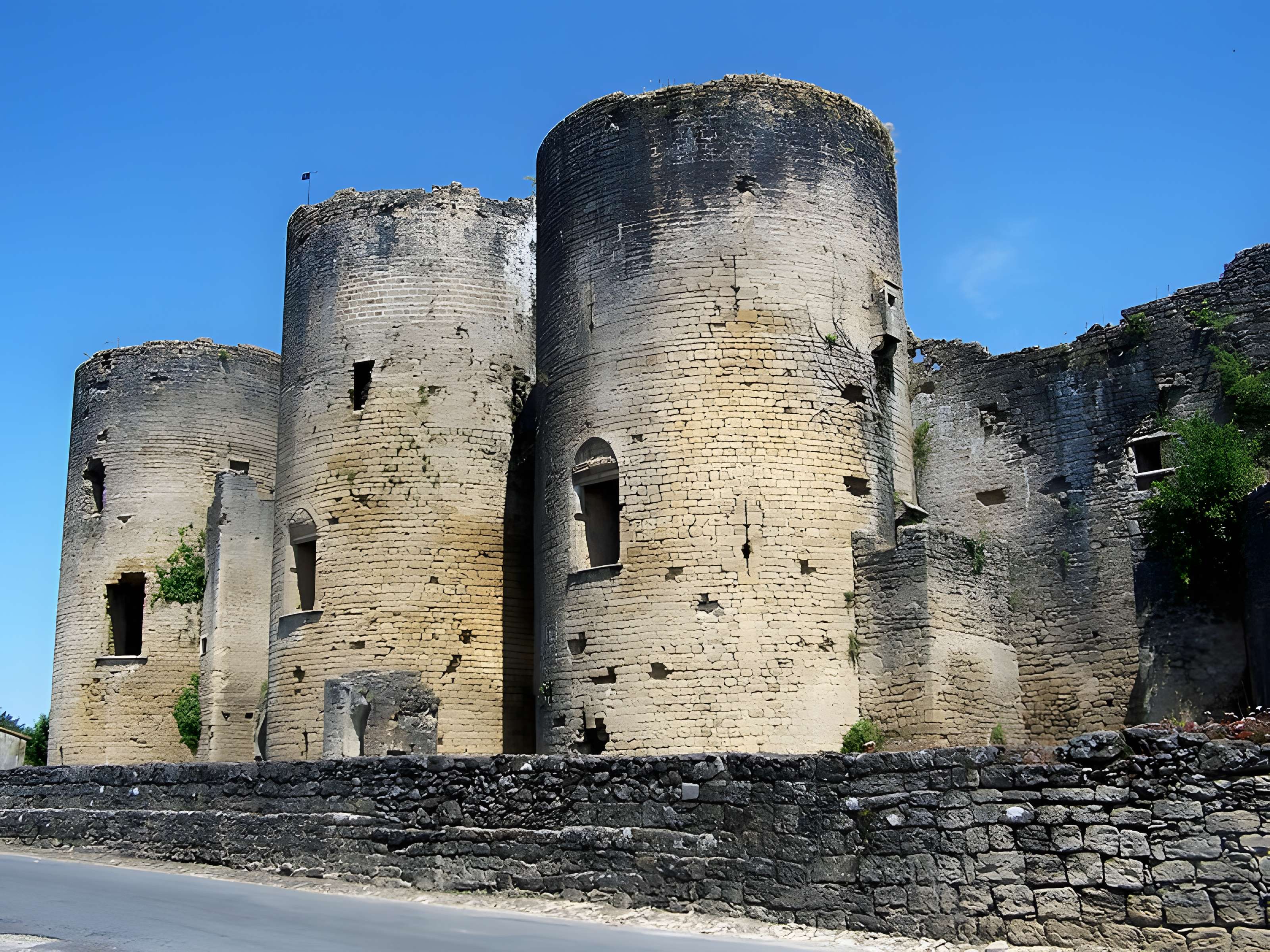 Château de Villandraut