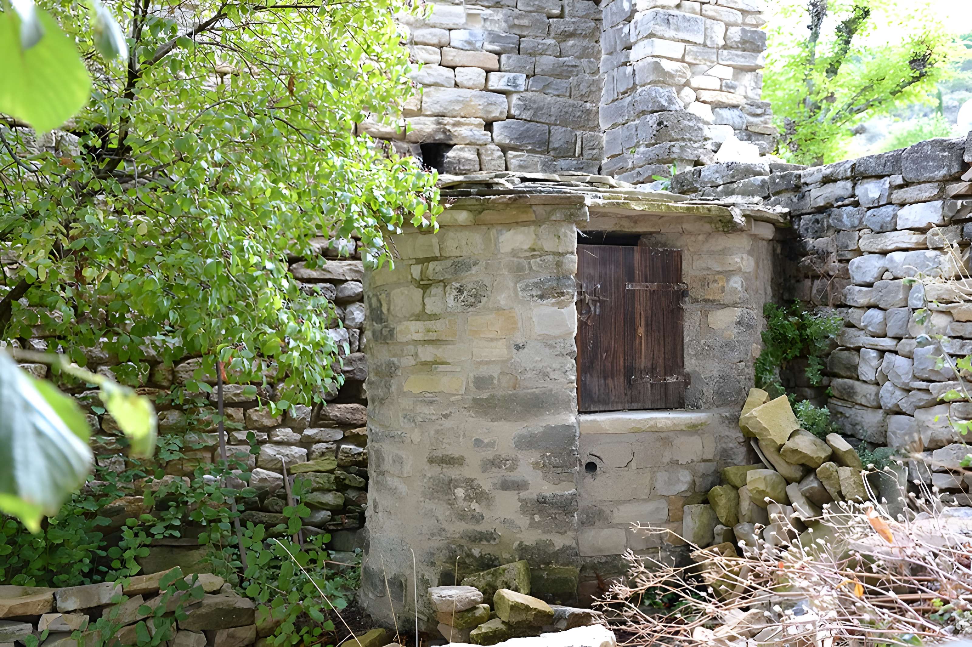 Ferme fortifiée des Ybourgues à Limans