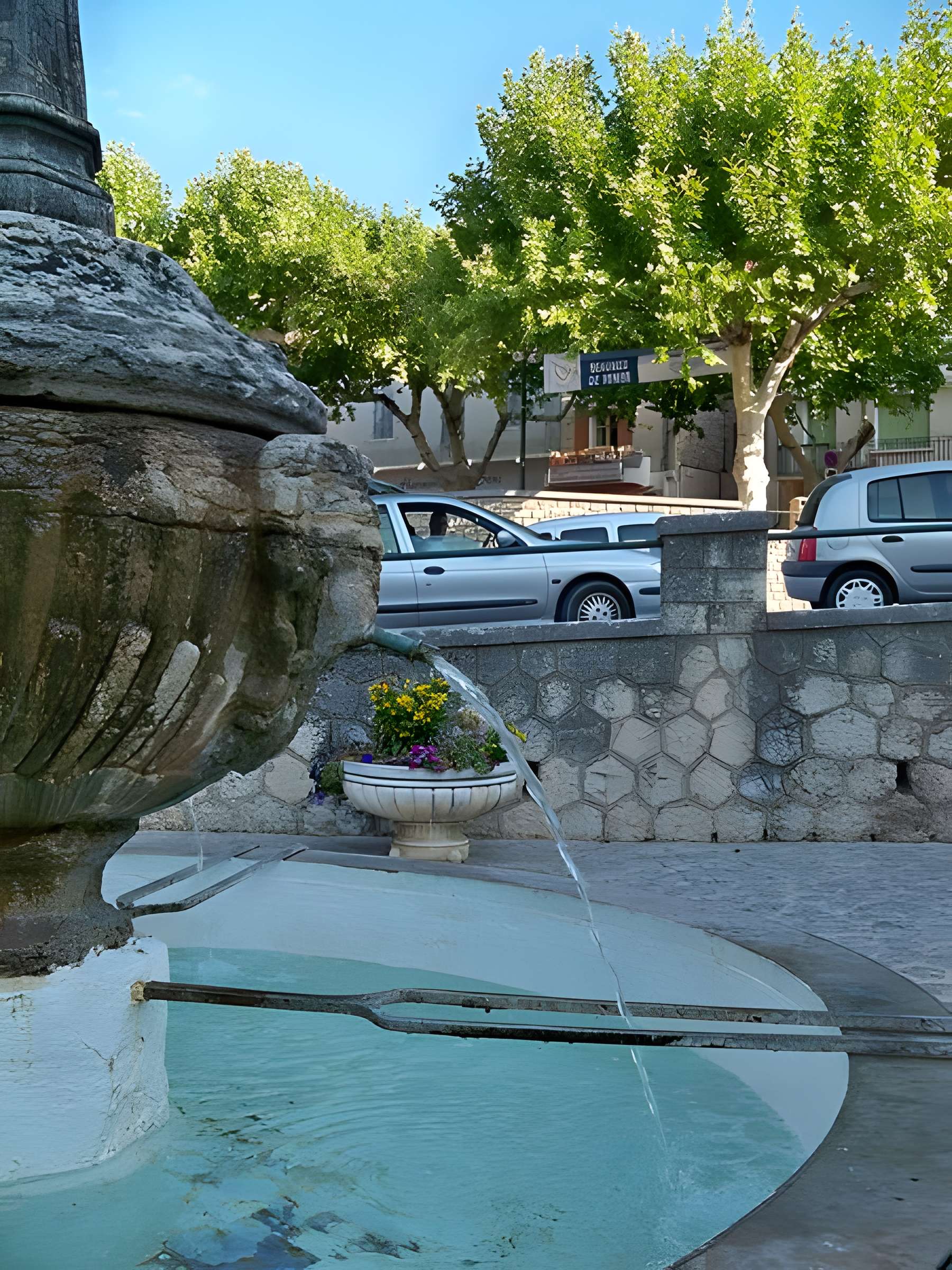 Fontaine de Beaumes-de-Venise