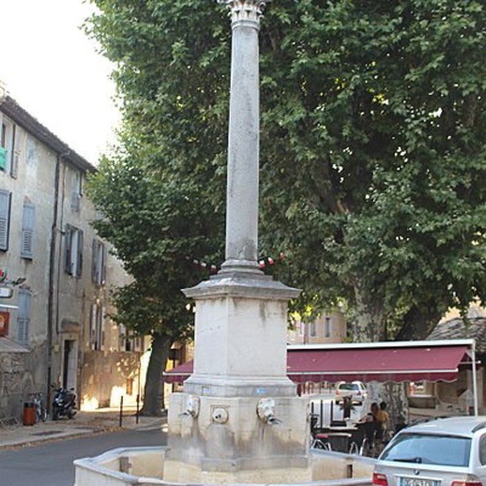 Photo de Fontaine de la Colonne à Riez