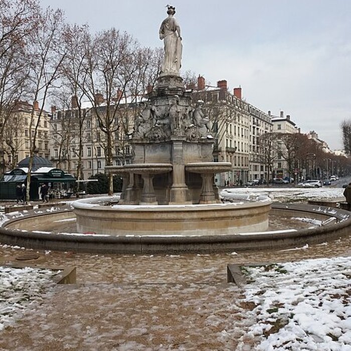 Photo de Fontaine de la place du Maréchal-Lyautey à Lyon