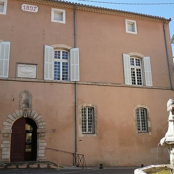 Fontaine de lHôpital de Pernes-les-Fontaines