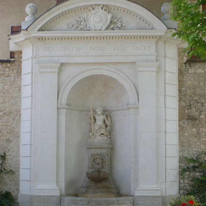 Photo de Fontaine de lHôtel de ville de Pernes-les-Fontaines