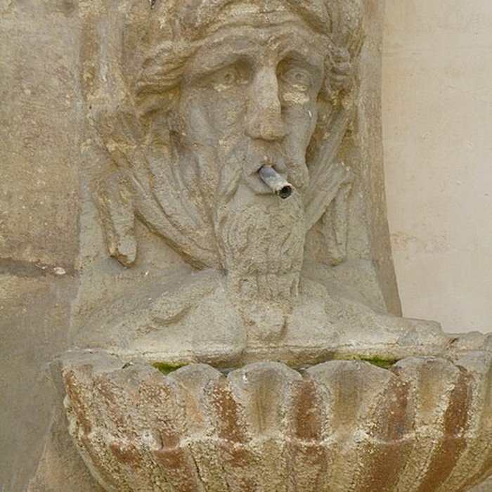 Photo de Fontaine de lHôtel de ville de Pernes-les-Fontaines