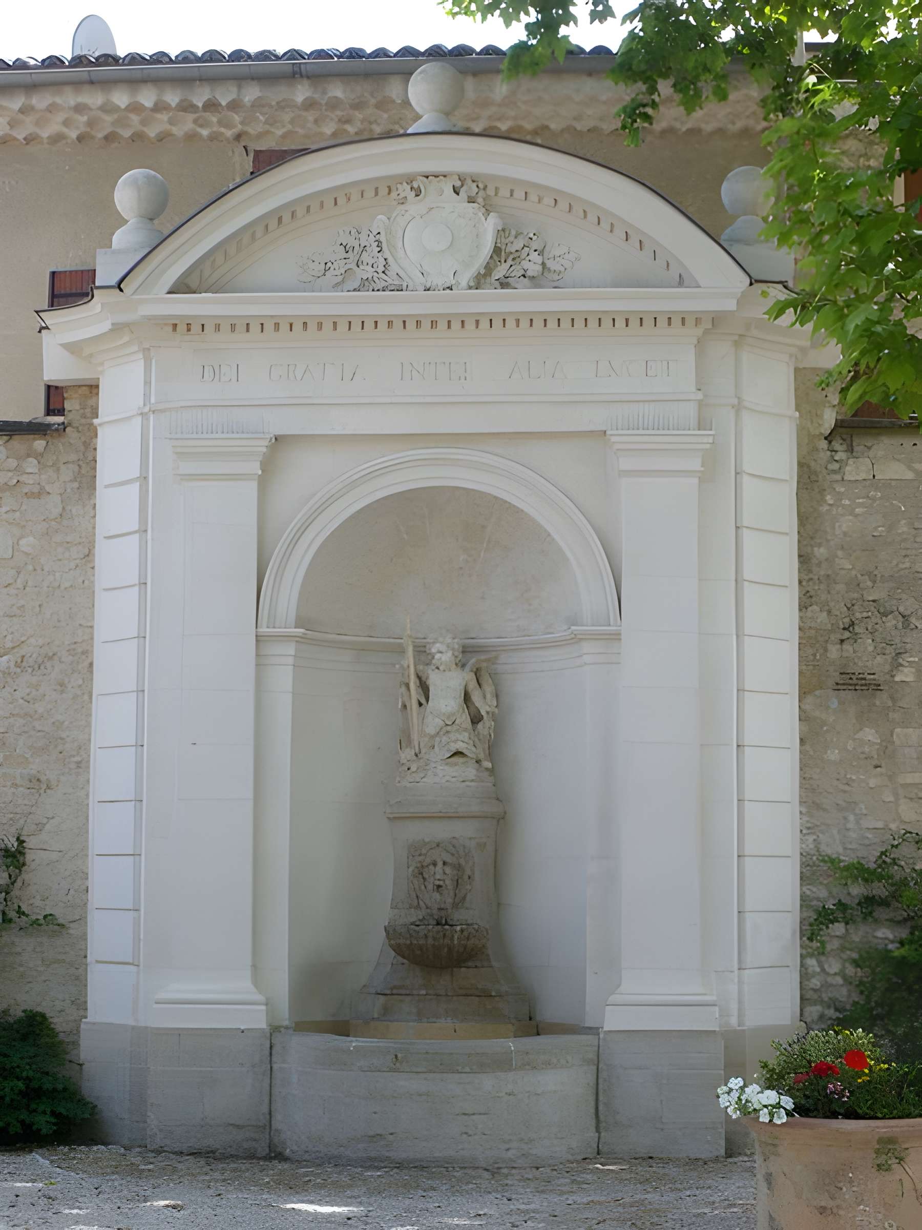 Fontaine de l'Hôtel de ville de Pernes-les-Fontaines 