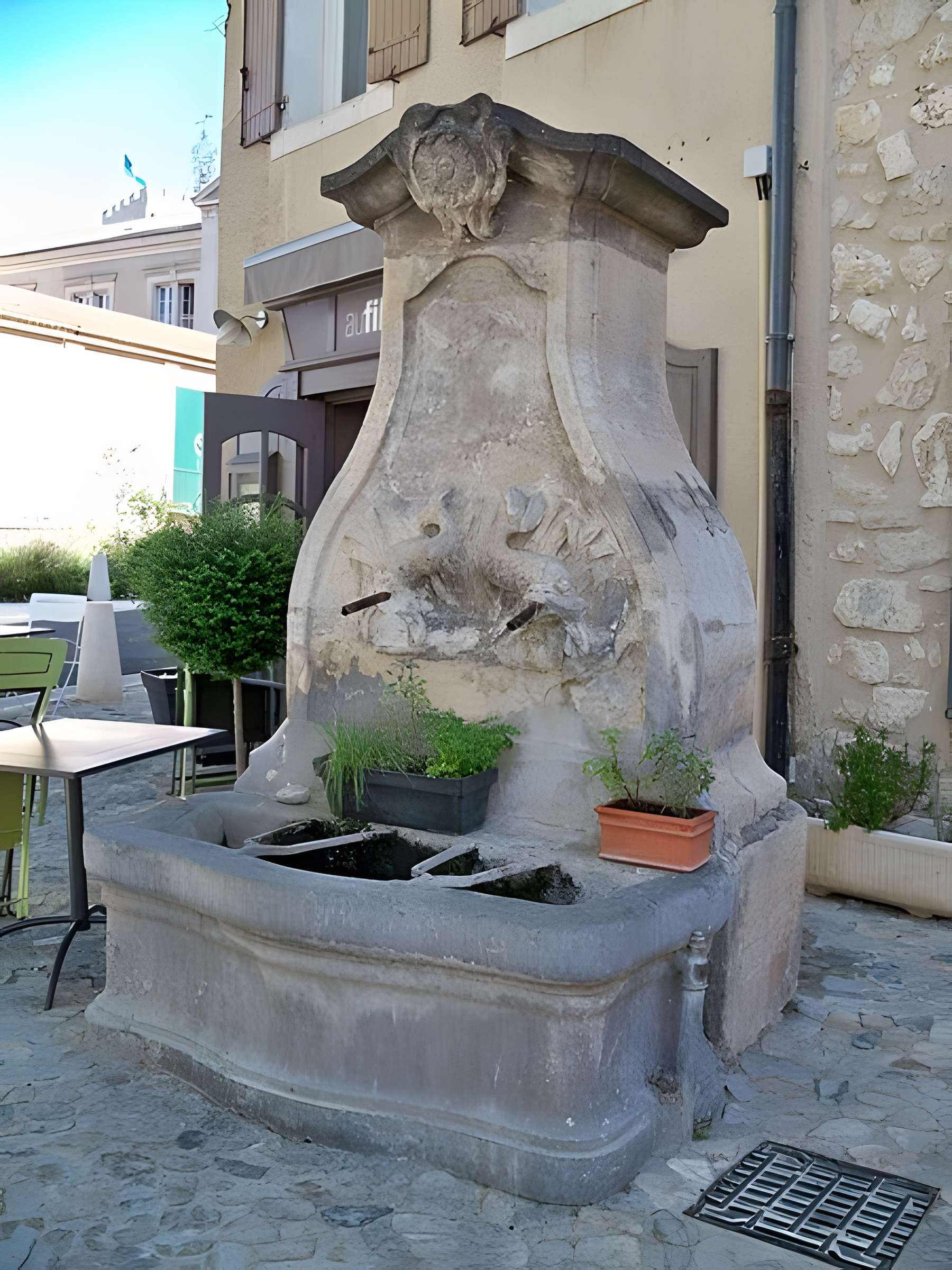 Fontaine des Augustins de Pernes-les-Fontaines 