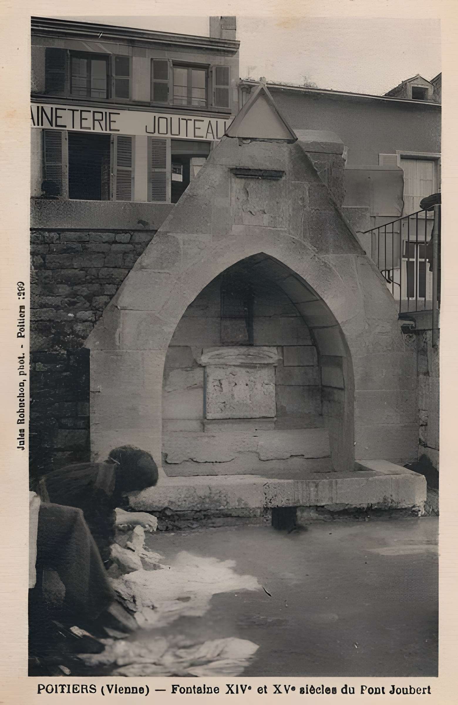 Fontaine du Pont Joubert de Poitiers