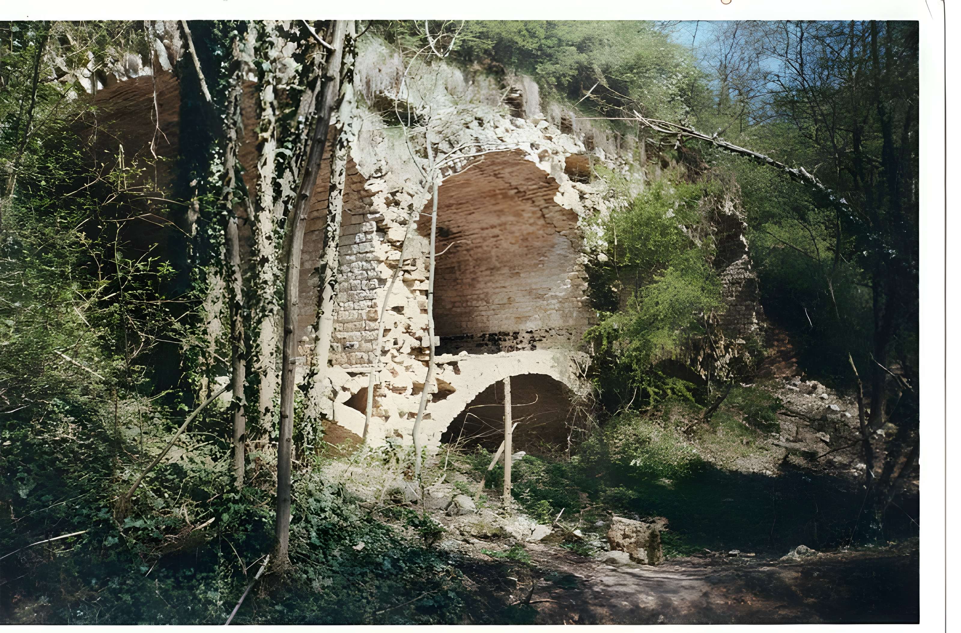 Fort d'Asnières dit fort Brûlé (également sur commune de Norges-la-Ville)