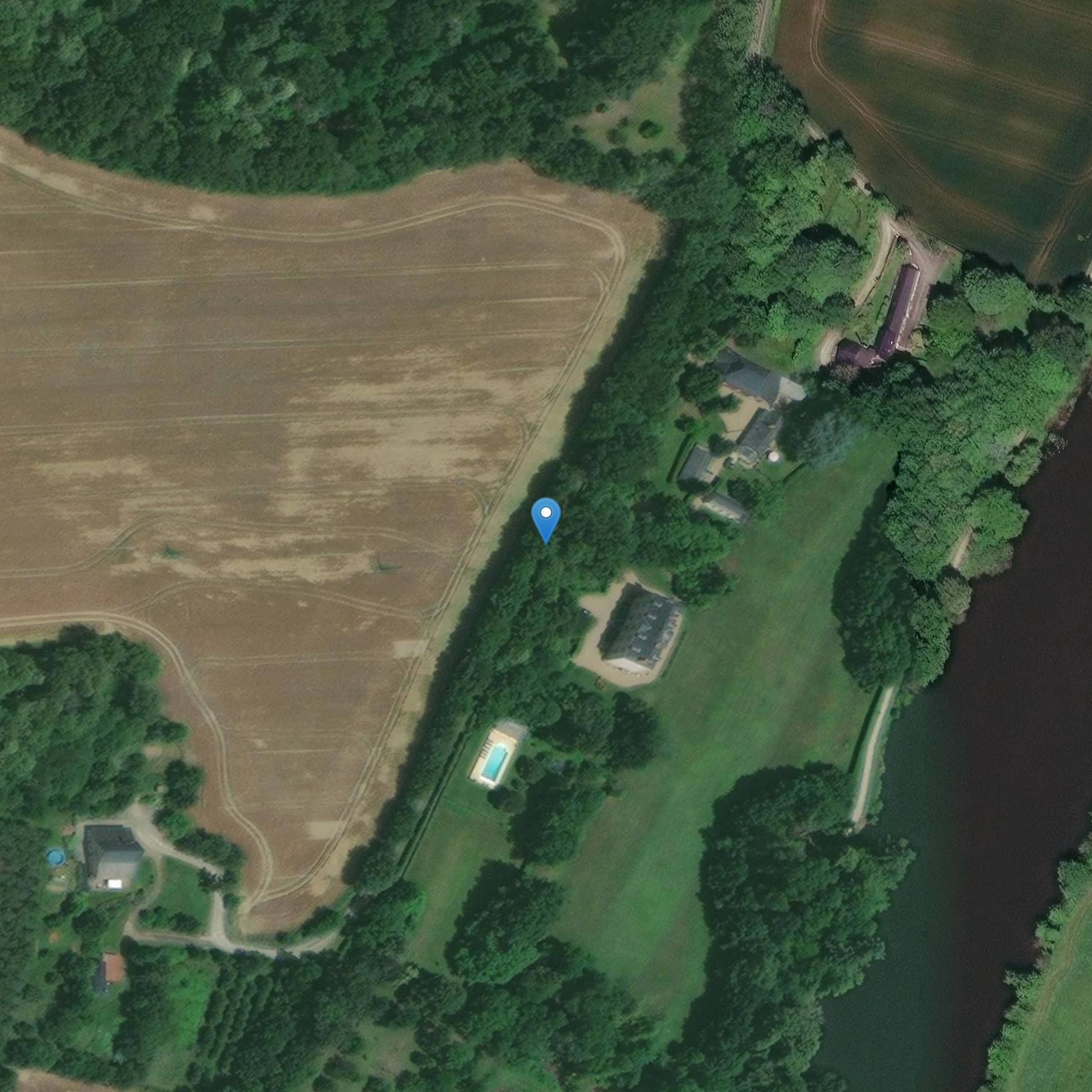 Photo de Neuville Schloss