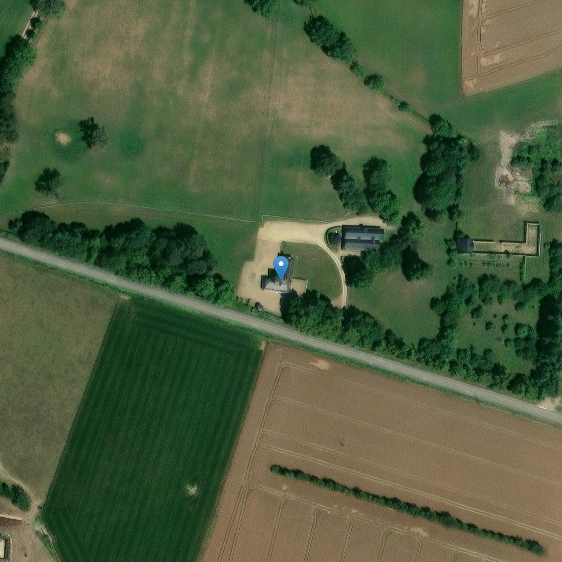 Photo de 卢萨尔迪耶教堂