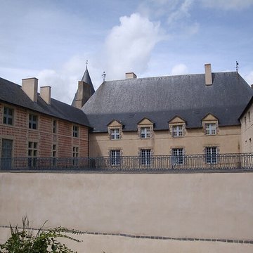 Château de Villeneuve-Lembron