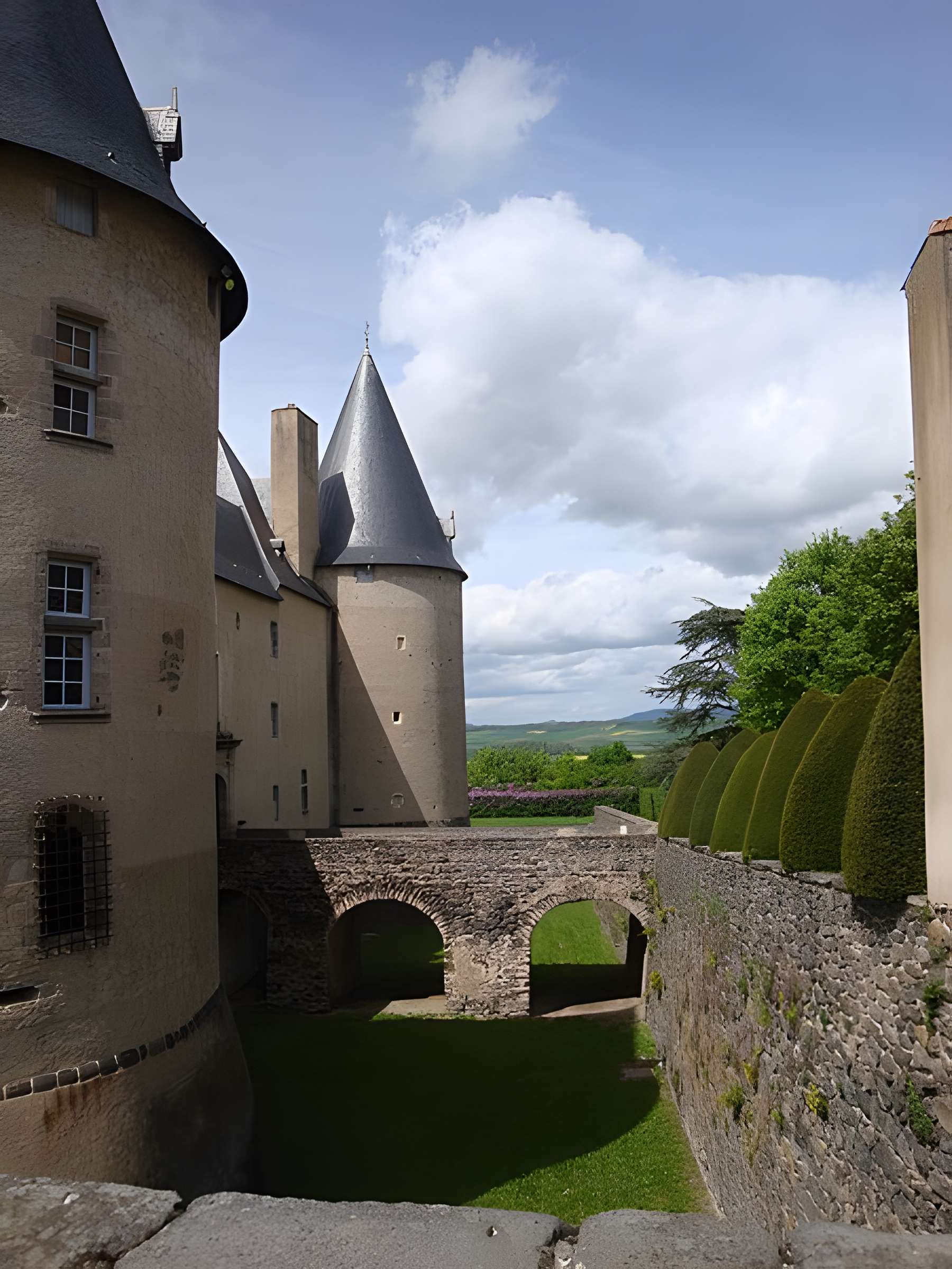 Château de Villeneuve-Lembron
