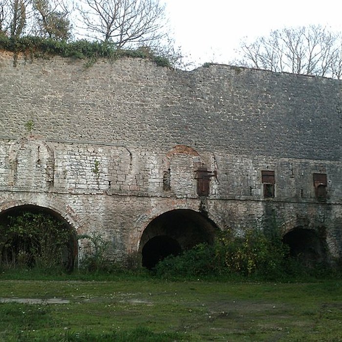 Photo de Fours à chaux de la Roque-Genêts à Cavigny